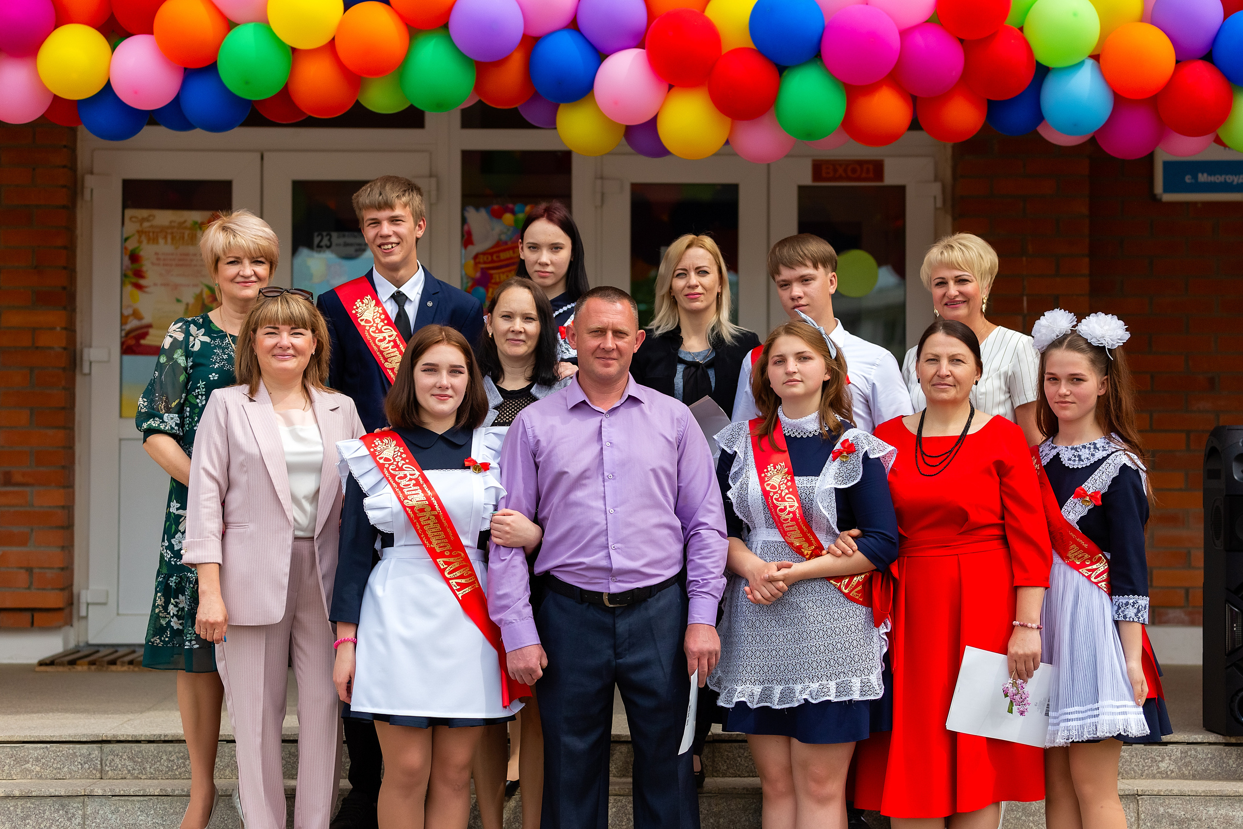 Последний звонок. с. Многоудобное. Стильный выпускной альбом Владивосток фотограф Вероника Мигачева