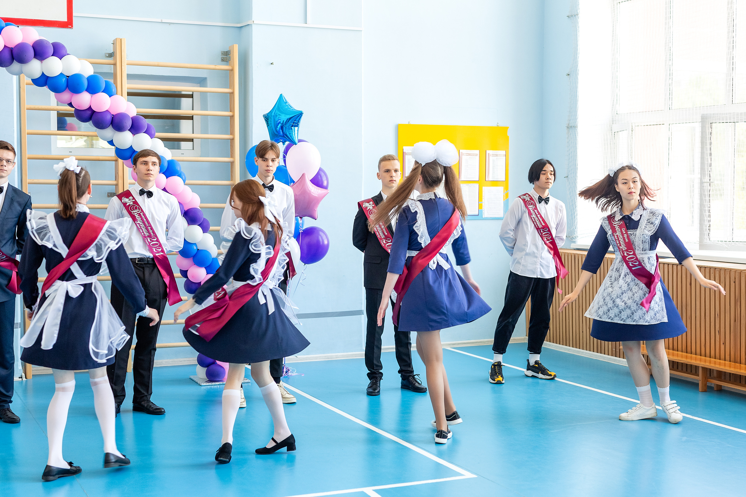 Последний звонок 1школа. Стильный выпускной альбом Владивосток фотограф Вероника Мигачева