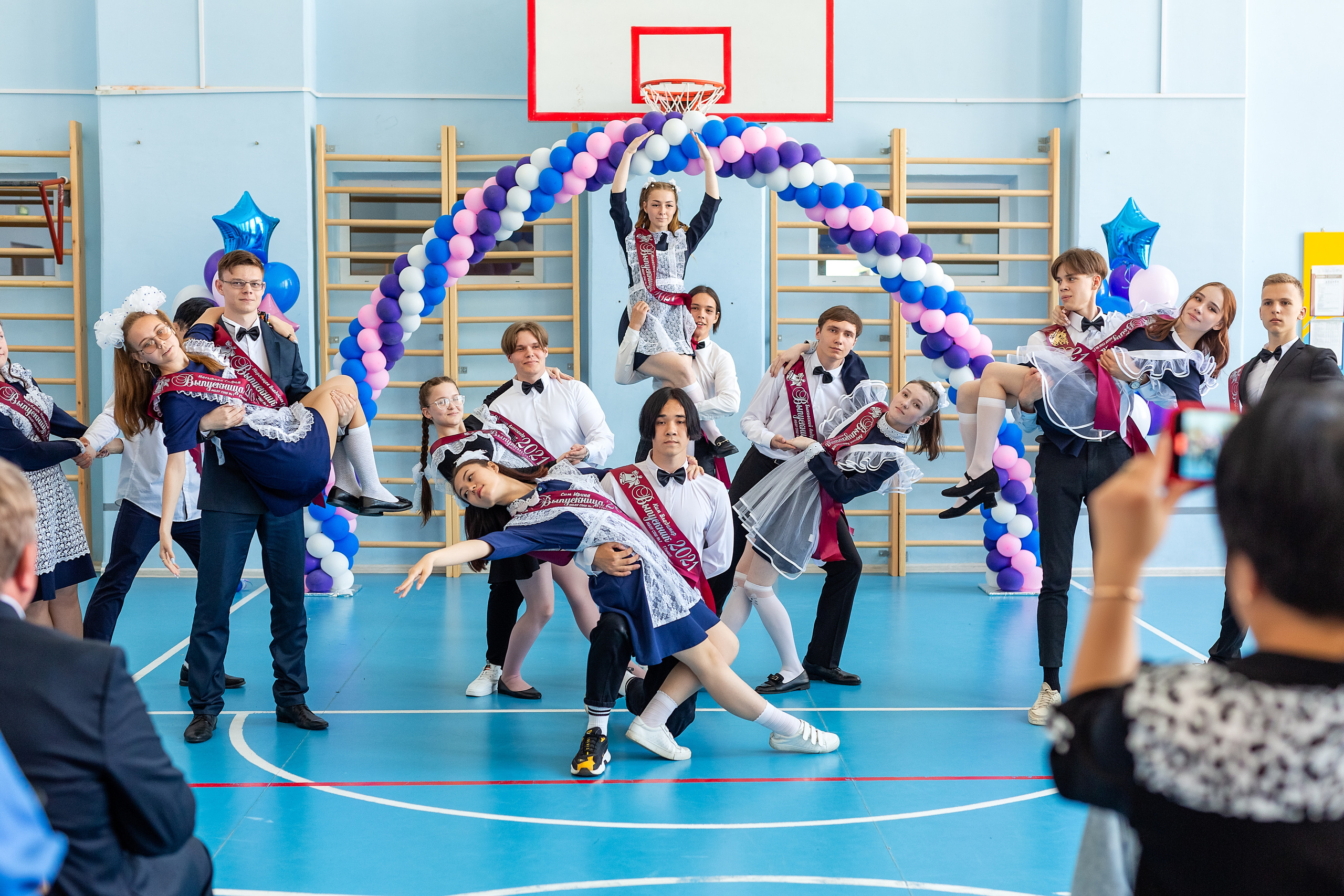 Последний звонок 1школа. Стильный выпускной альбом Владивосток фотограф Вероника Мигачева