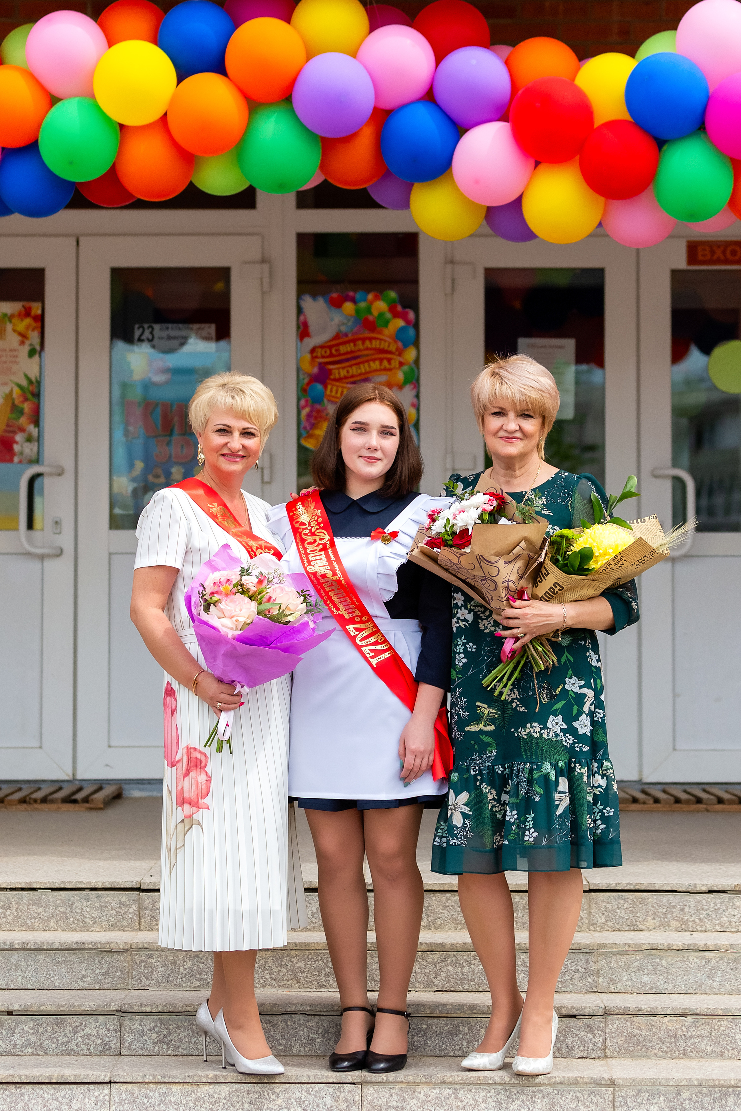 Последний звонок. с. Многоудобное. Стильный выпускной альбом Владивосток фотограф Вероника Мигачева