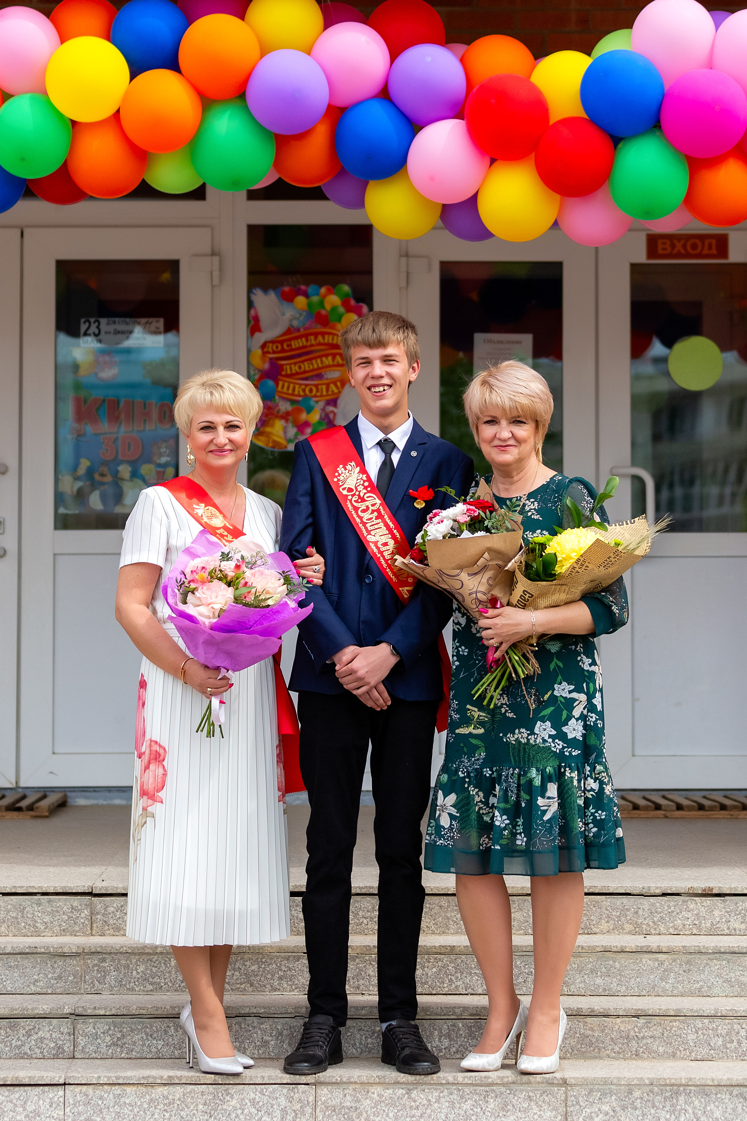 Последний звонок. с. Многоудобное. Стильный выпускной альбом Владивосток фотограф Вероника Мигачева