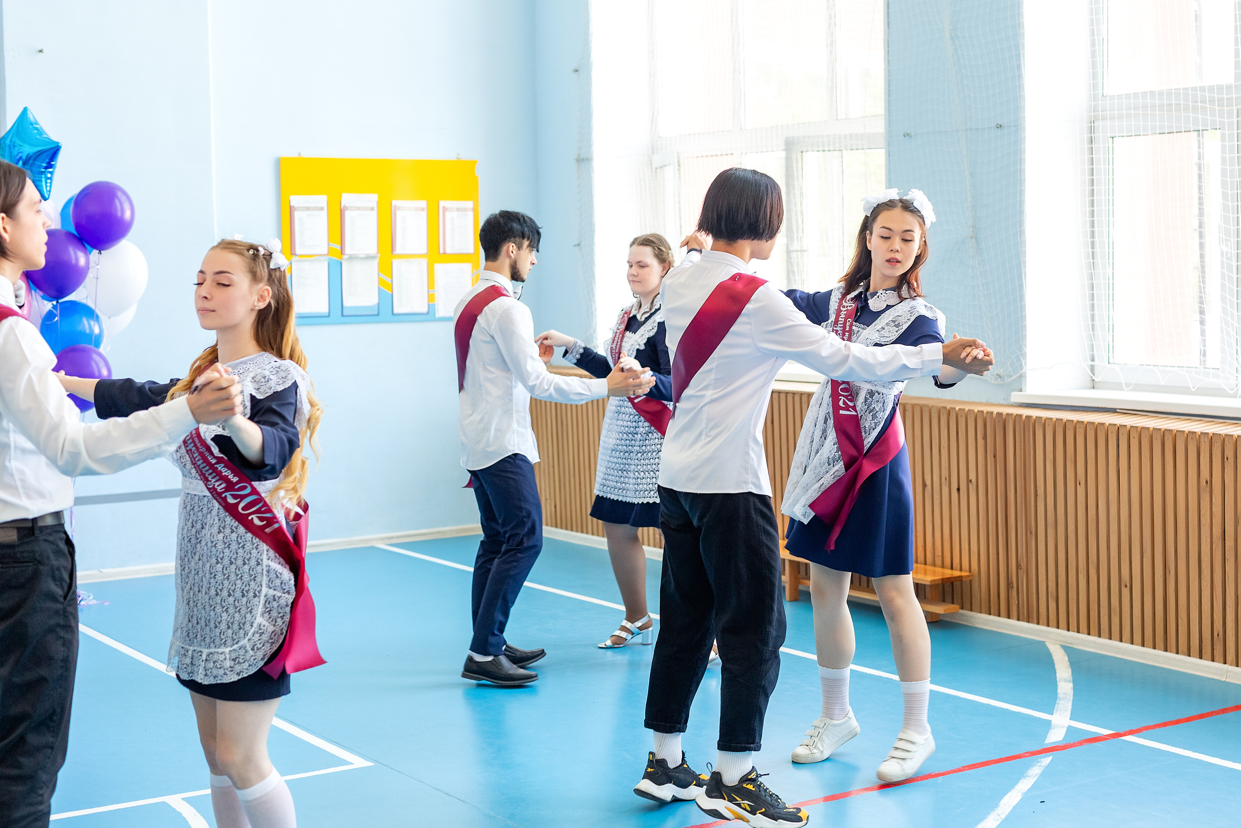 Последний звонок 1школа. Стильный выпускной альбом Владивосток фотограф Вероника Мигачева