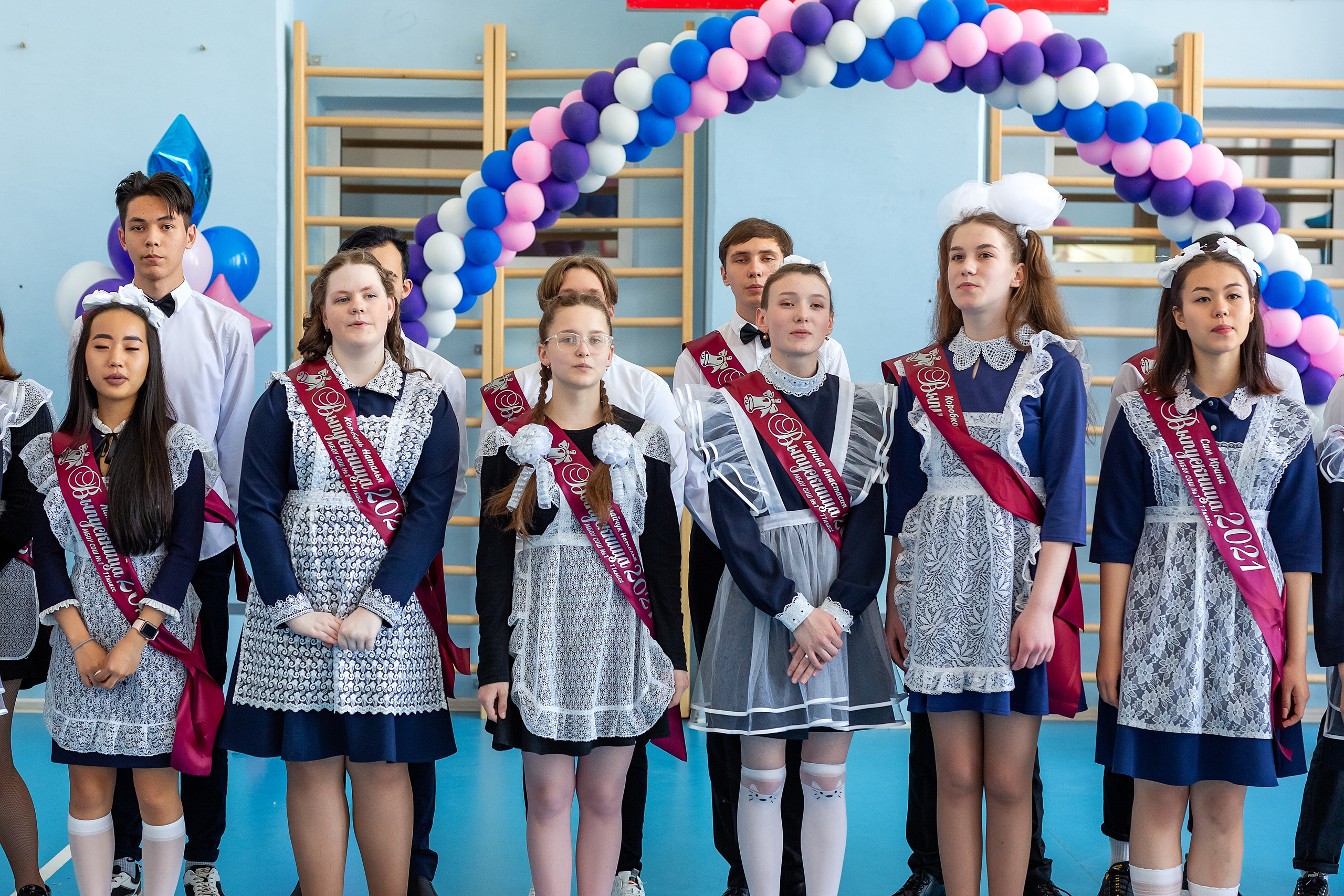 Последний звонок 1школа. Стильный выпускной альбом Владивосток фотограф Вероника Мигачева