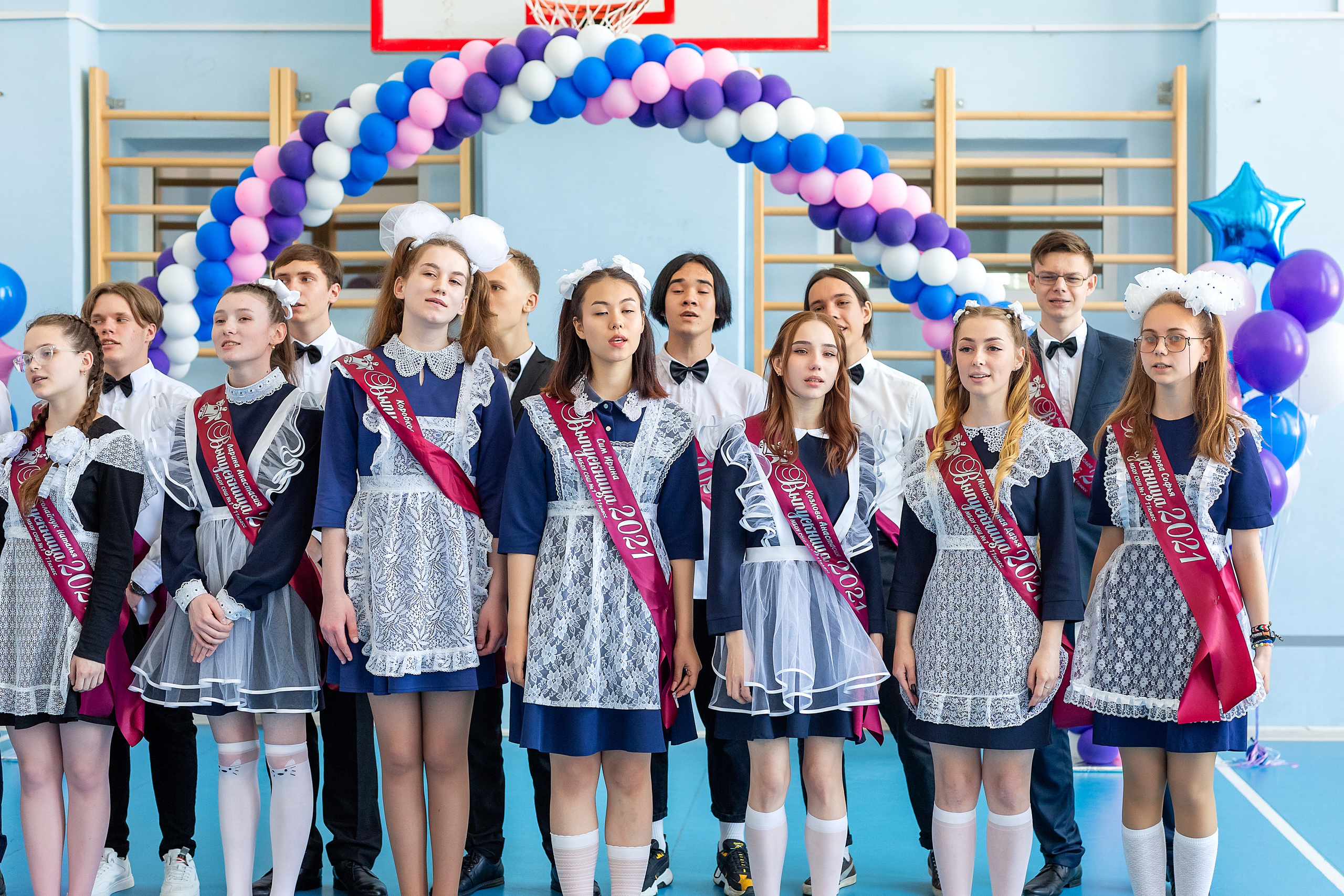 Последний звонок 1школа. Стильный выпускной альбом Владивосток фотограф Вероника Мигачева