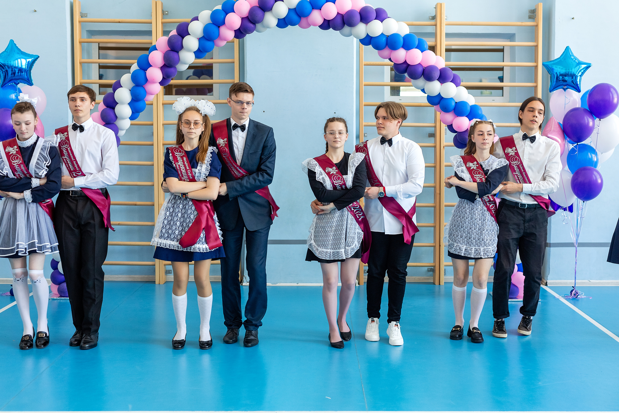 Последний звонок 1школа. Стильный выпускной альбом Владивосток фотограф Вероника Мигачева