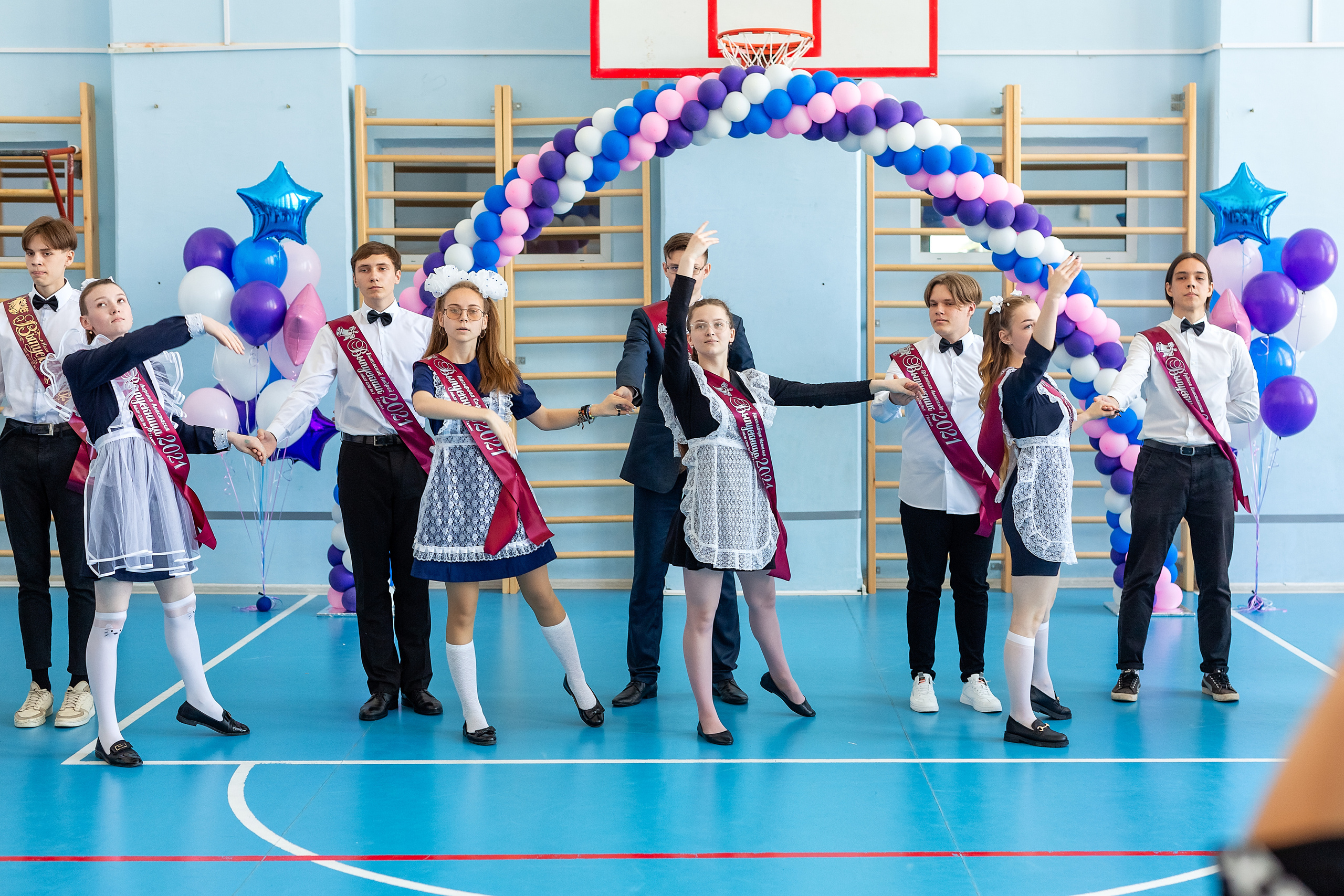 Последний звонок 1школа. Стильный выпускной альбом Владивосток фотограф Вероника Мигачева