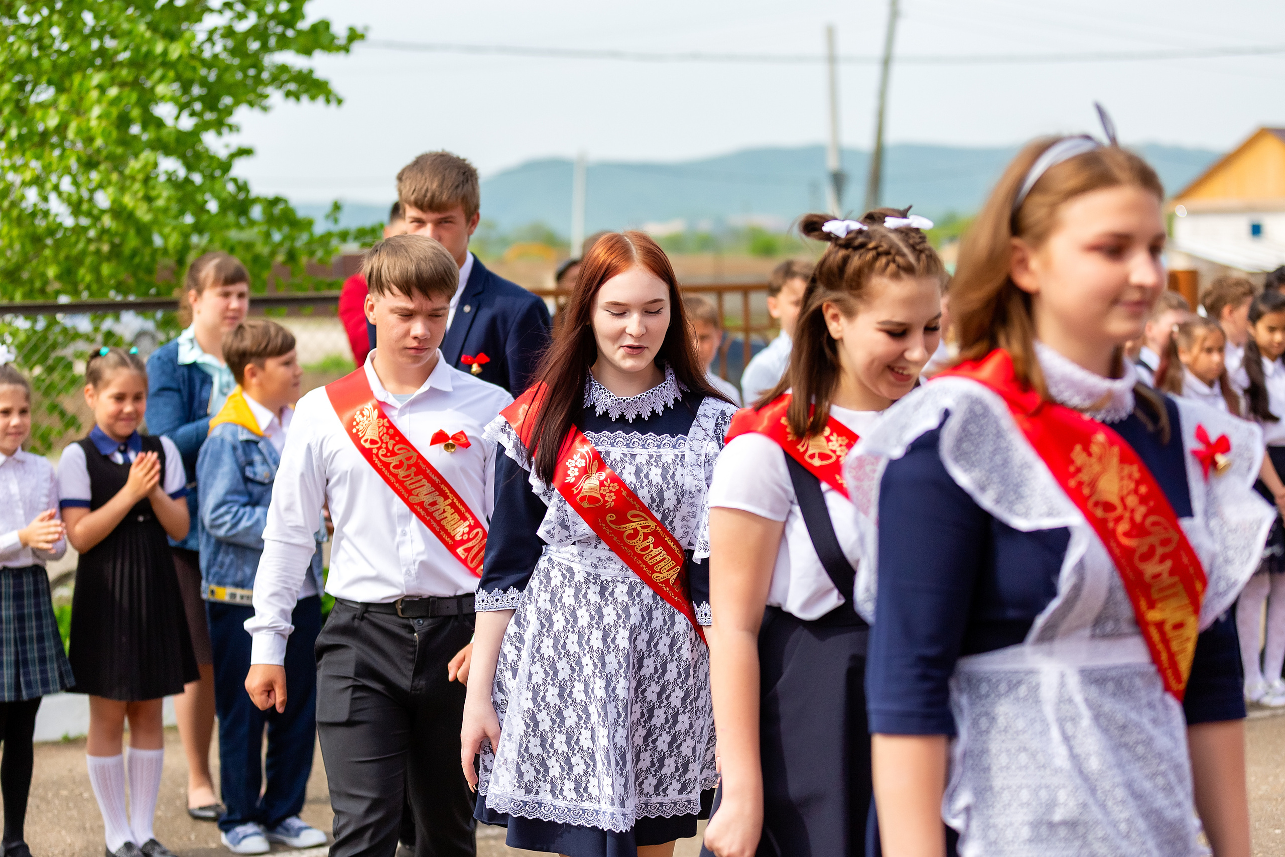 Последний звонок. с. Многоудобное. Стильный выпускной альбом Владивосток фотограф Вероника Мигачева