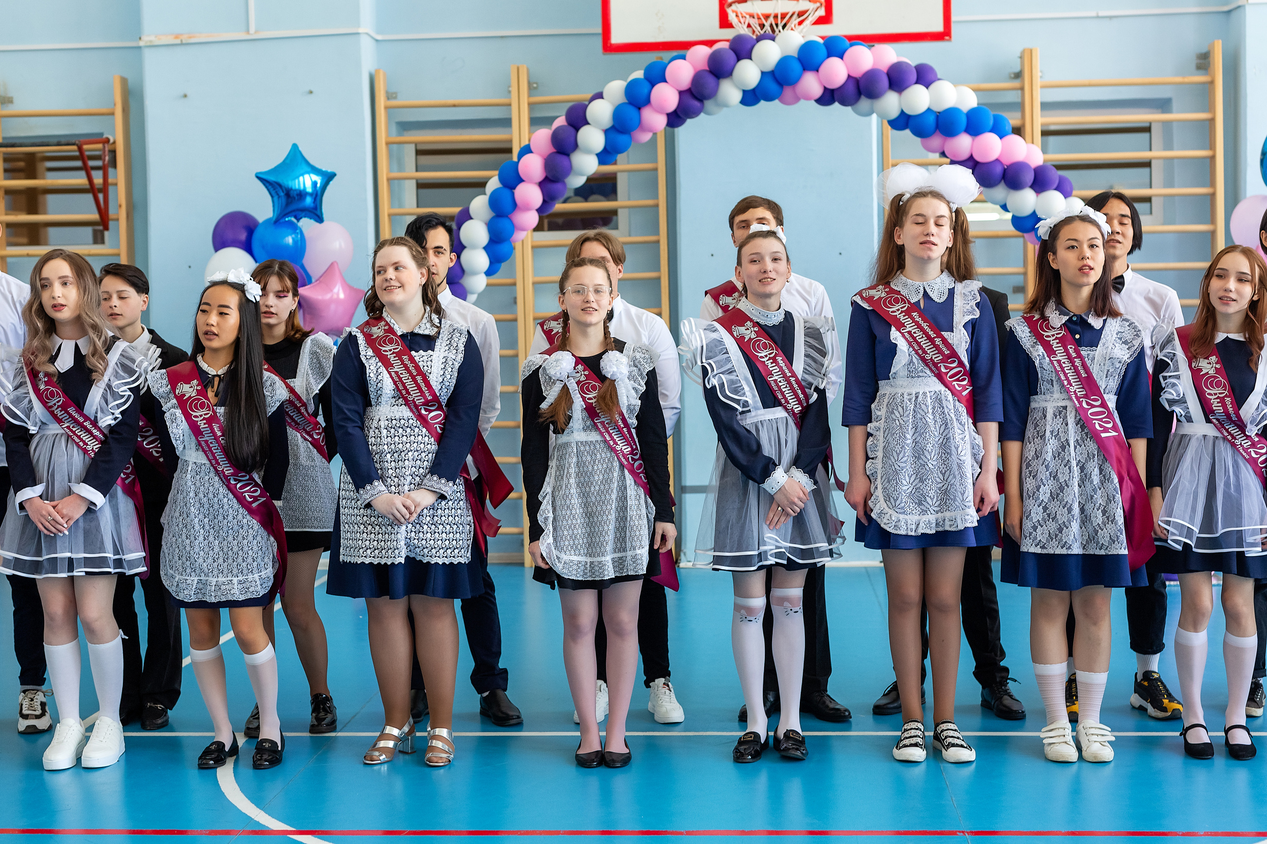 Последний звонок 1школа. Стильный выпускной альбом Владивосток фотограф Вероника Мигачева