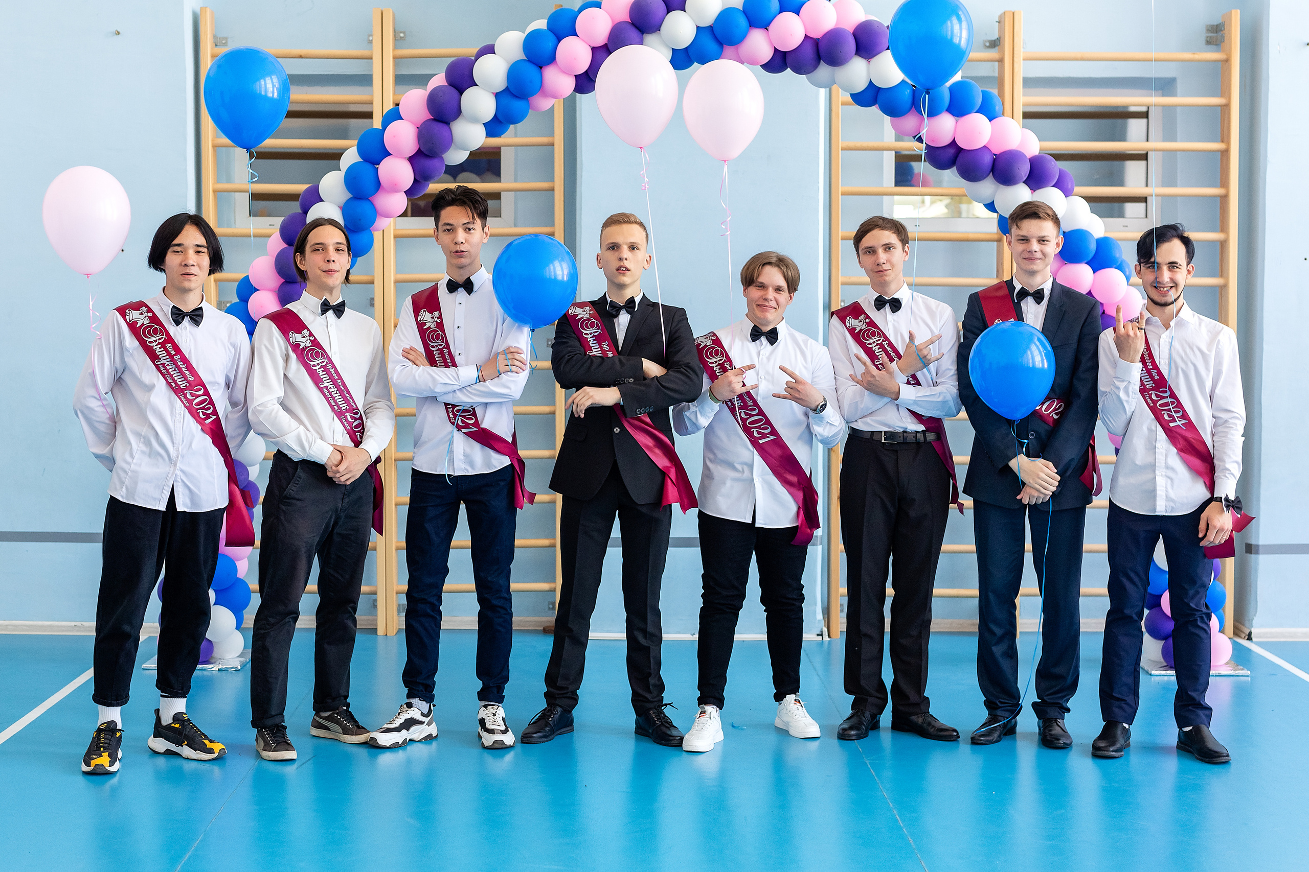 Последний звонок 1школа. Стильный выпускной альбом Владивосток фотограф Вероника Мигачева