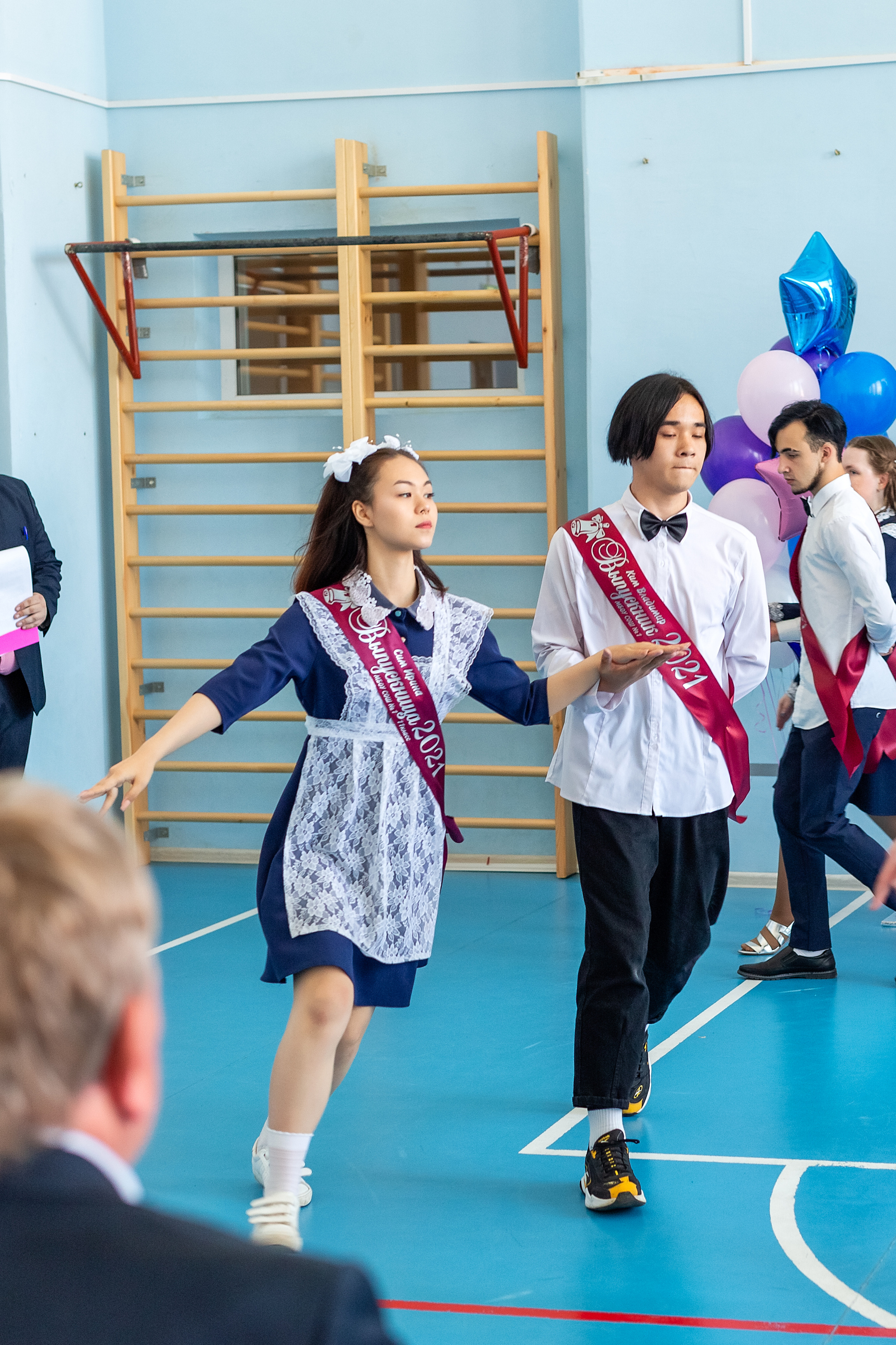 Последний звонок 1школа. Стильный выпускной альбом Владивосток фотограф Вероника Мигачева