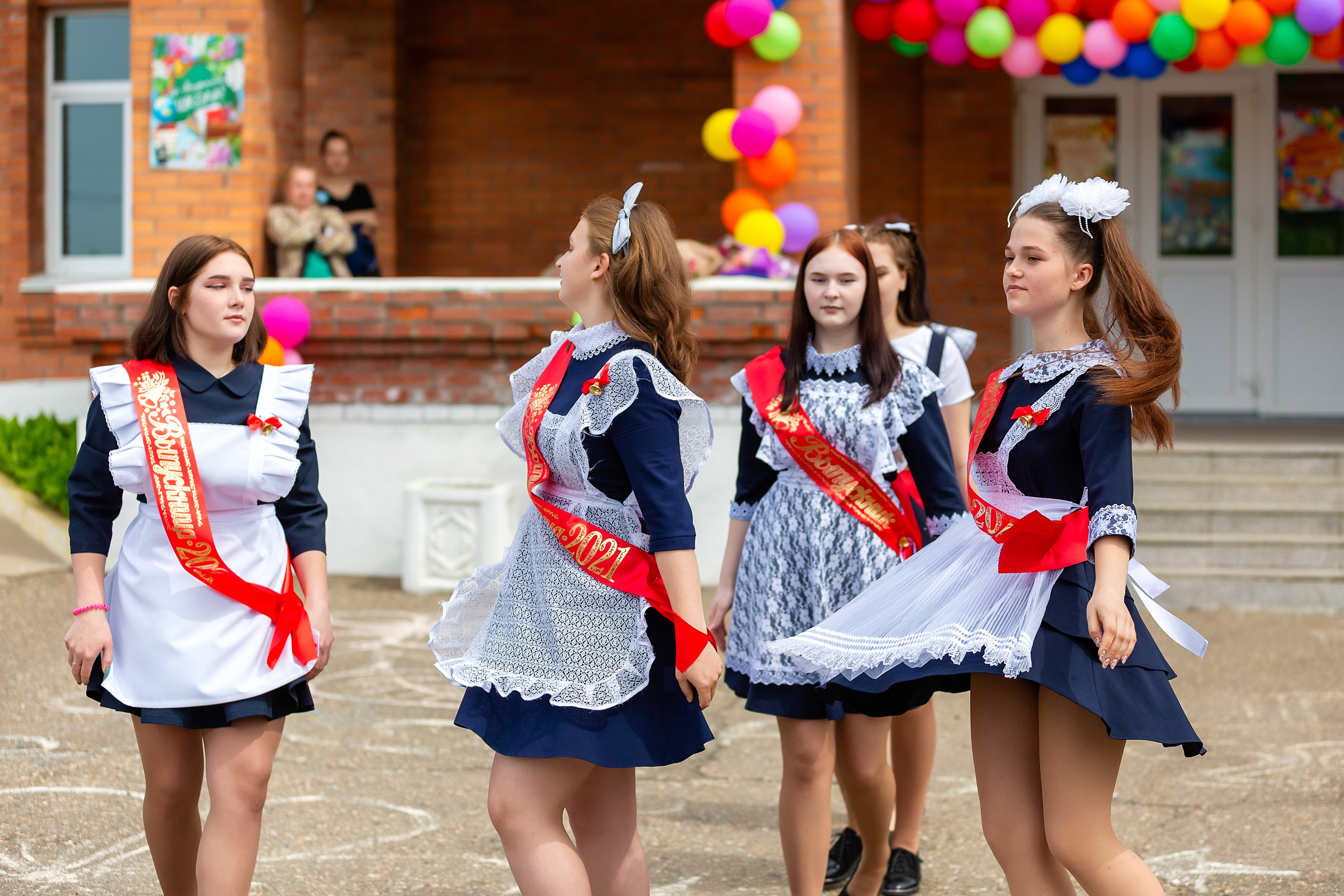 Последний звонок. с. Многоудобное. Стильный выпускной альбом Владивосток фотограф Вероника Мигачева