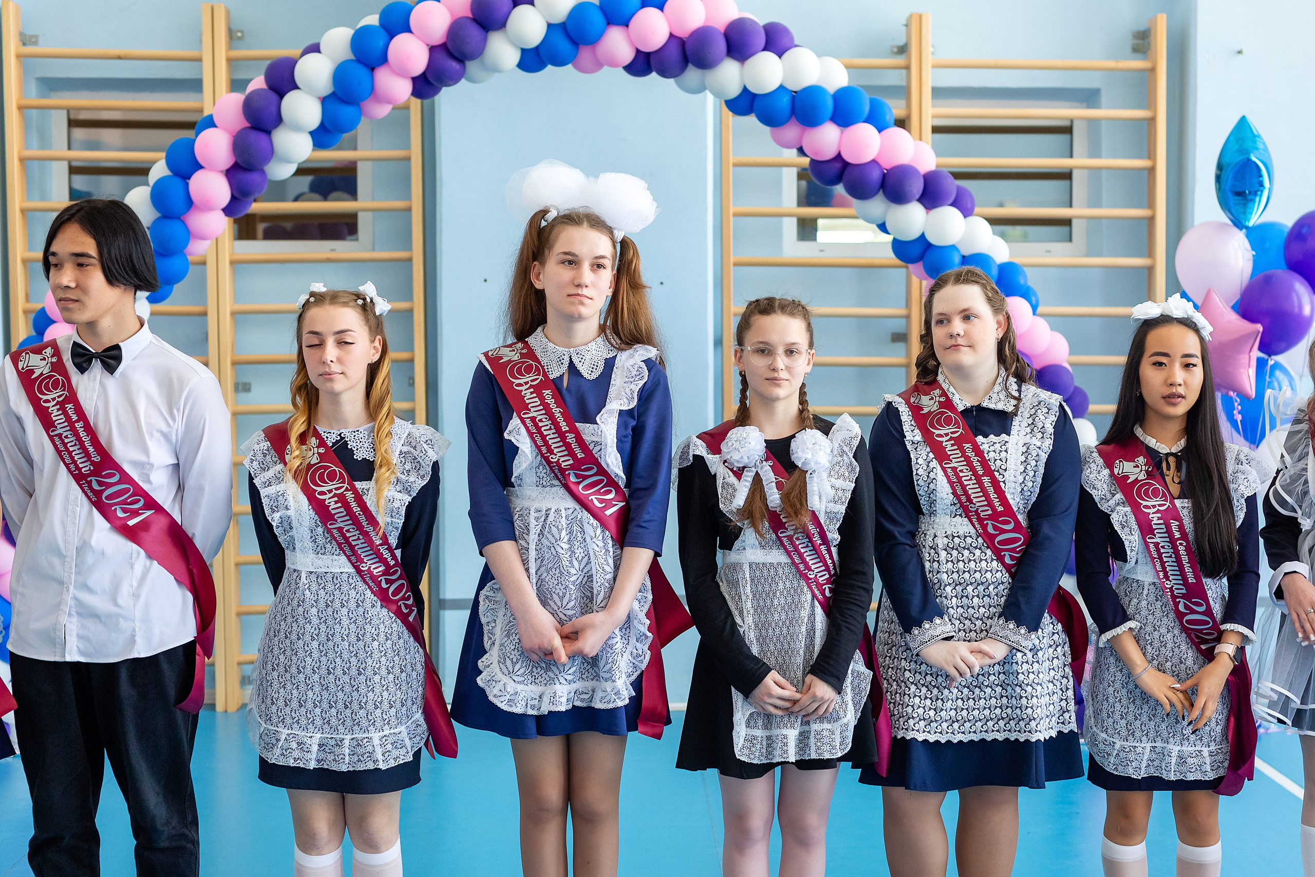 Последний звонок 1школа. Стильный выпускной альбом Владивосток фотограф Вероника Мигачева