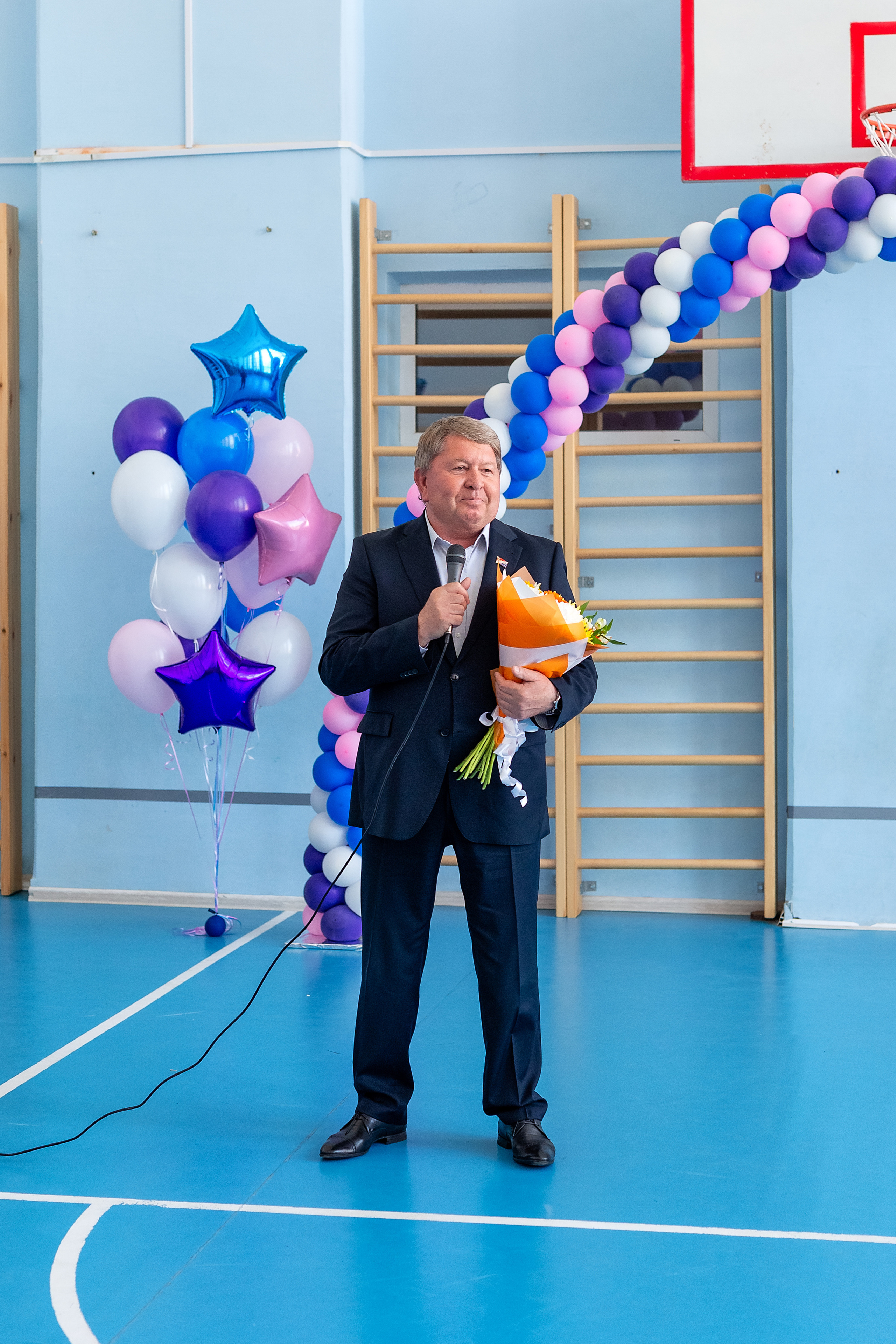 Последний звонок 1школа. Стильный выпускной альбом Владивосток фотограф Вероника Мигачева