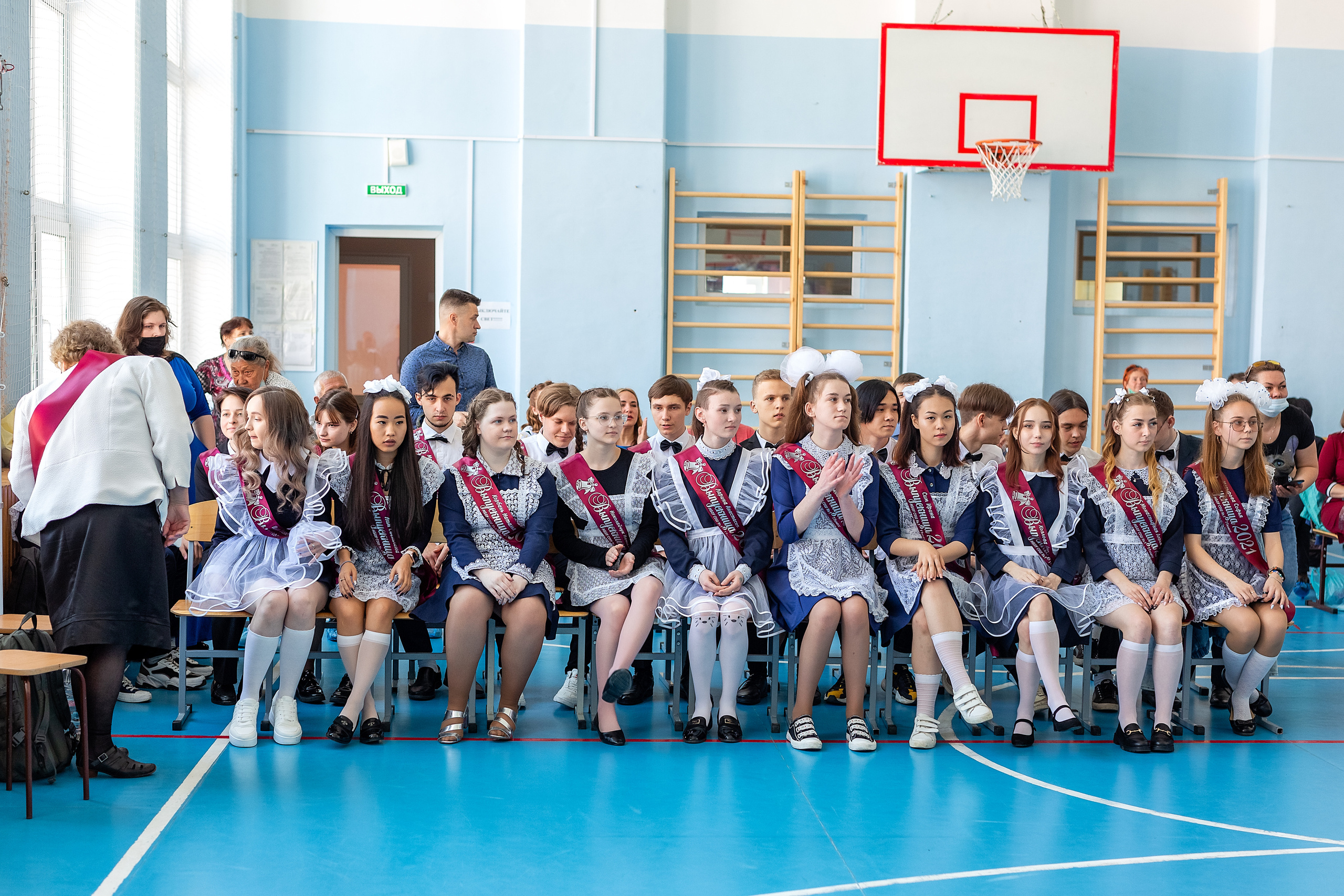 Последний звонок 1школа. Стильный выпускной альбом Владивосток фотограф Вероника Мигачева