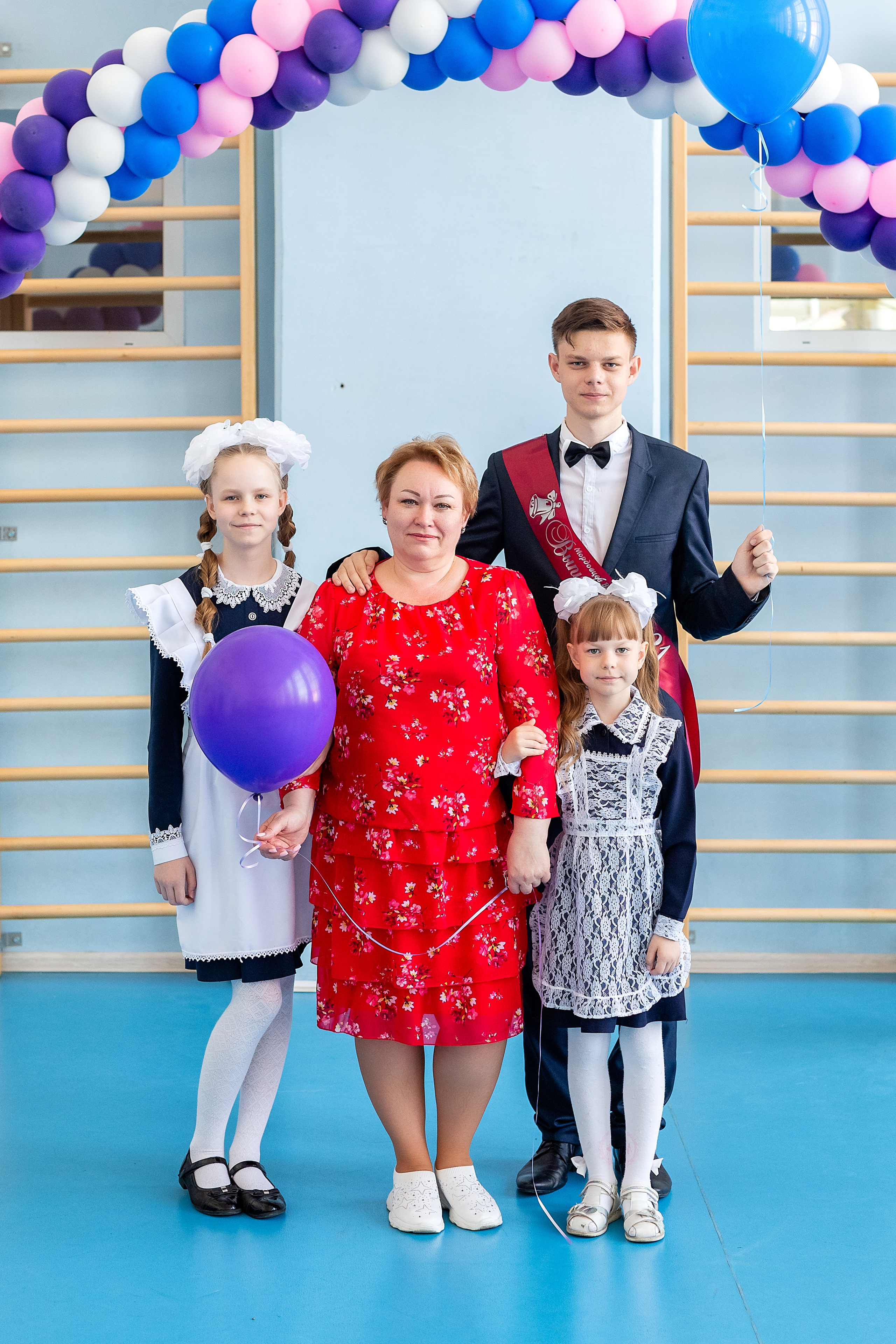 Последний звонок 1школа. Стильный выпускной альбом Владивосток фотограф Вероника Мигачева