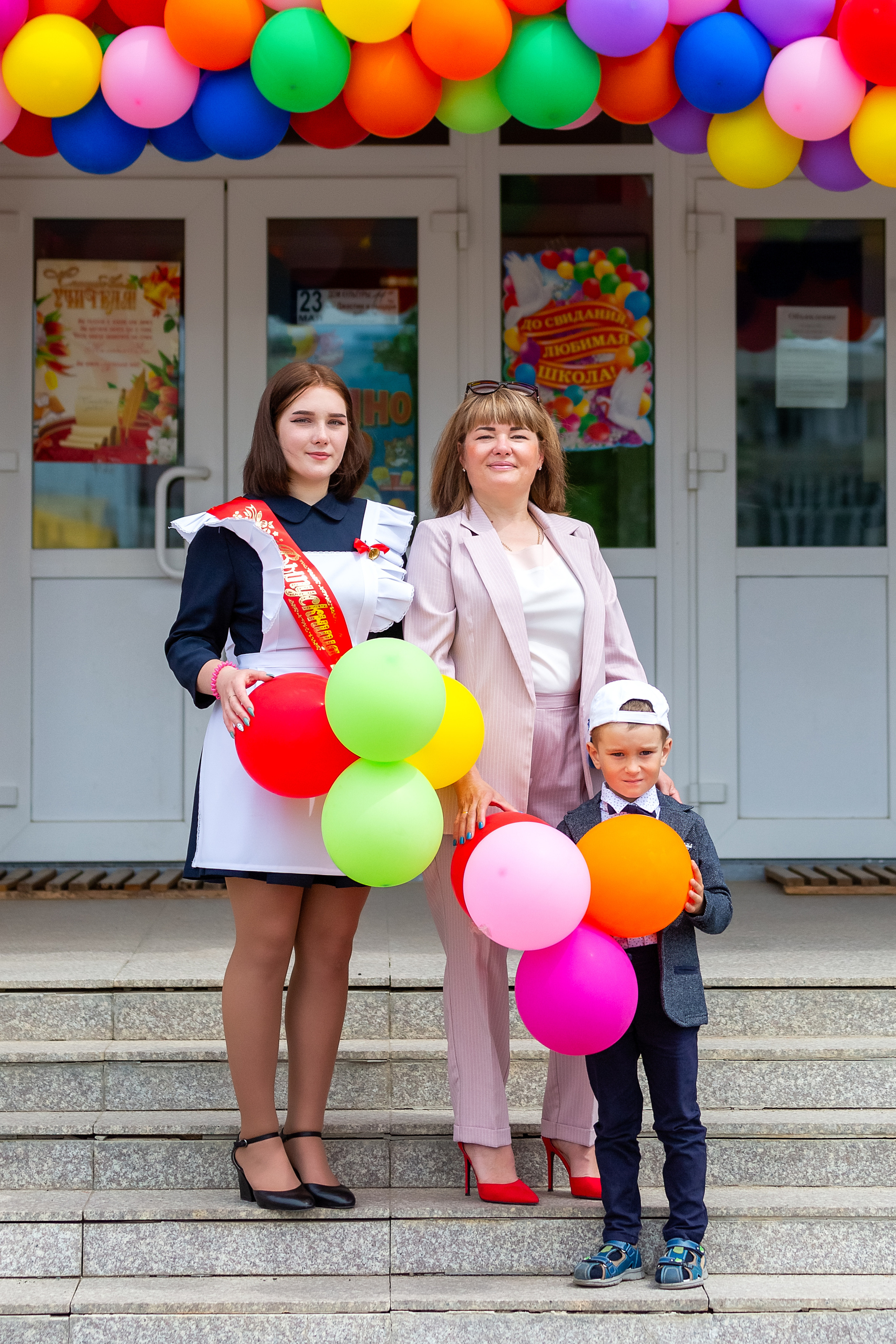 Последний звонок. с. Многоудобное. Стильный выпускной альбом Владивосток фотограф Вероника Мигачева