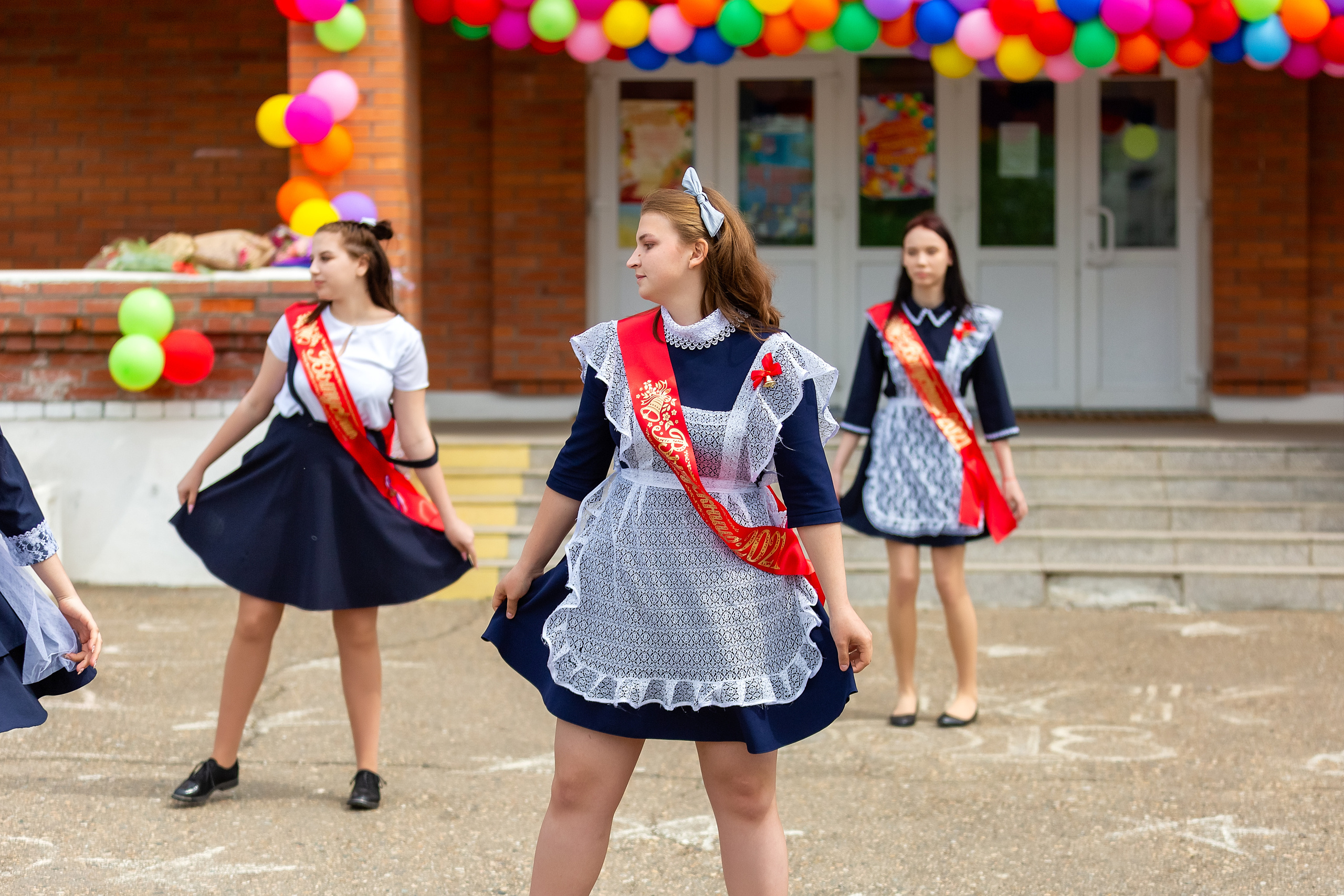 Последний звонок. с. Многоудобное. Стильный выпускной альбом Владивосток фотограф Вероника Мигачева