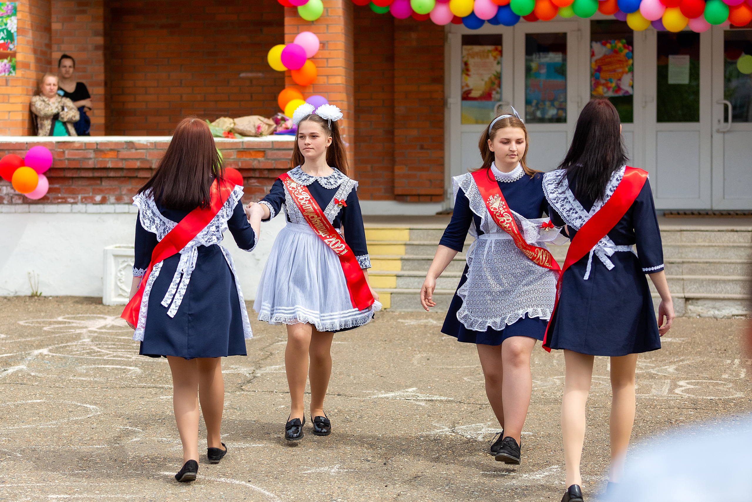 Последний звонок. с. Многоудобное. Стильный выпускной альбом Владивосток фотограф Вероника Мигачева