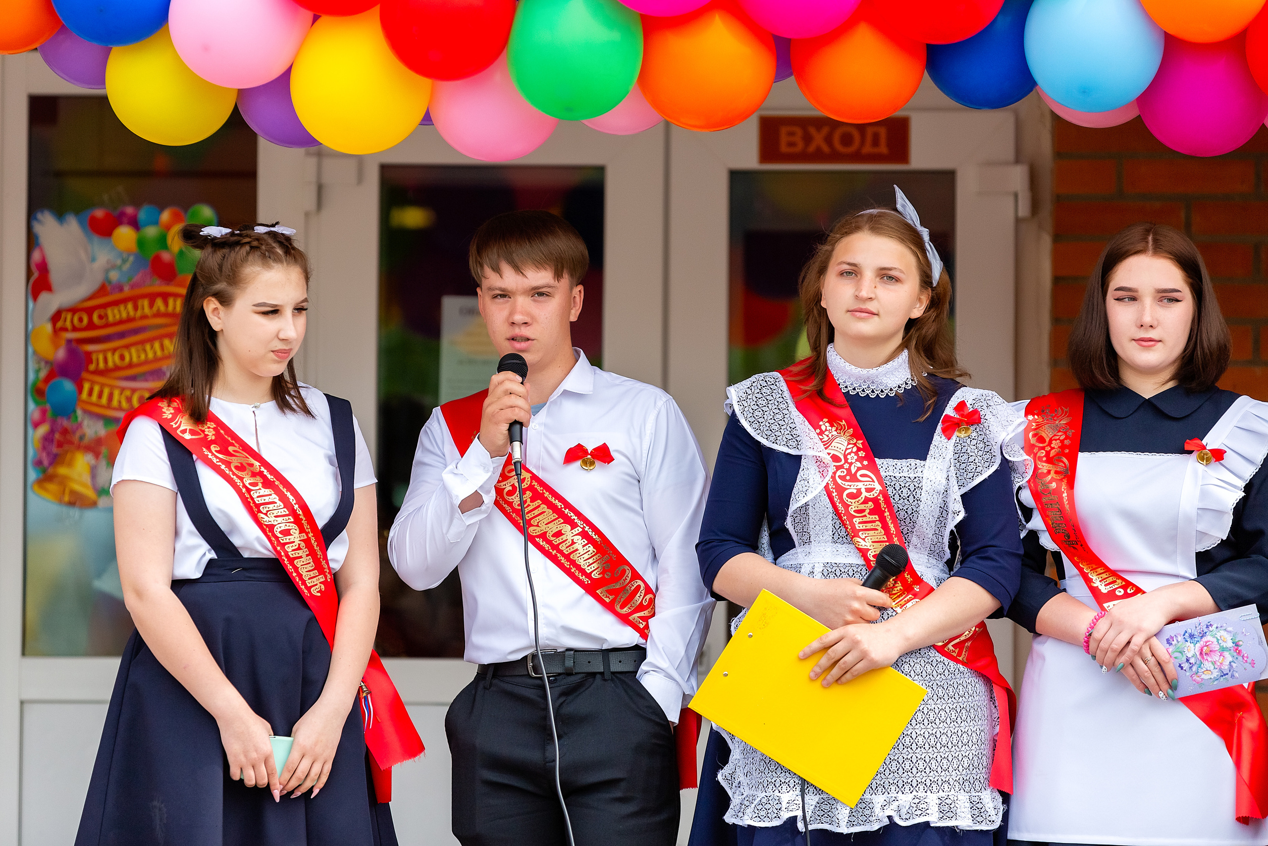 Последний звонок. с. Многоудобное. Стильный выпускной альбом Владивосток фотограф Вероника Мигачева