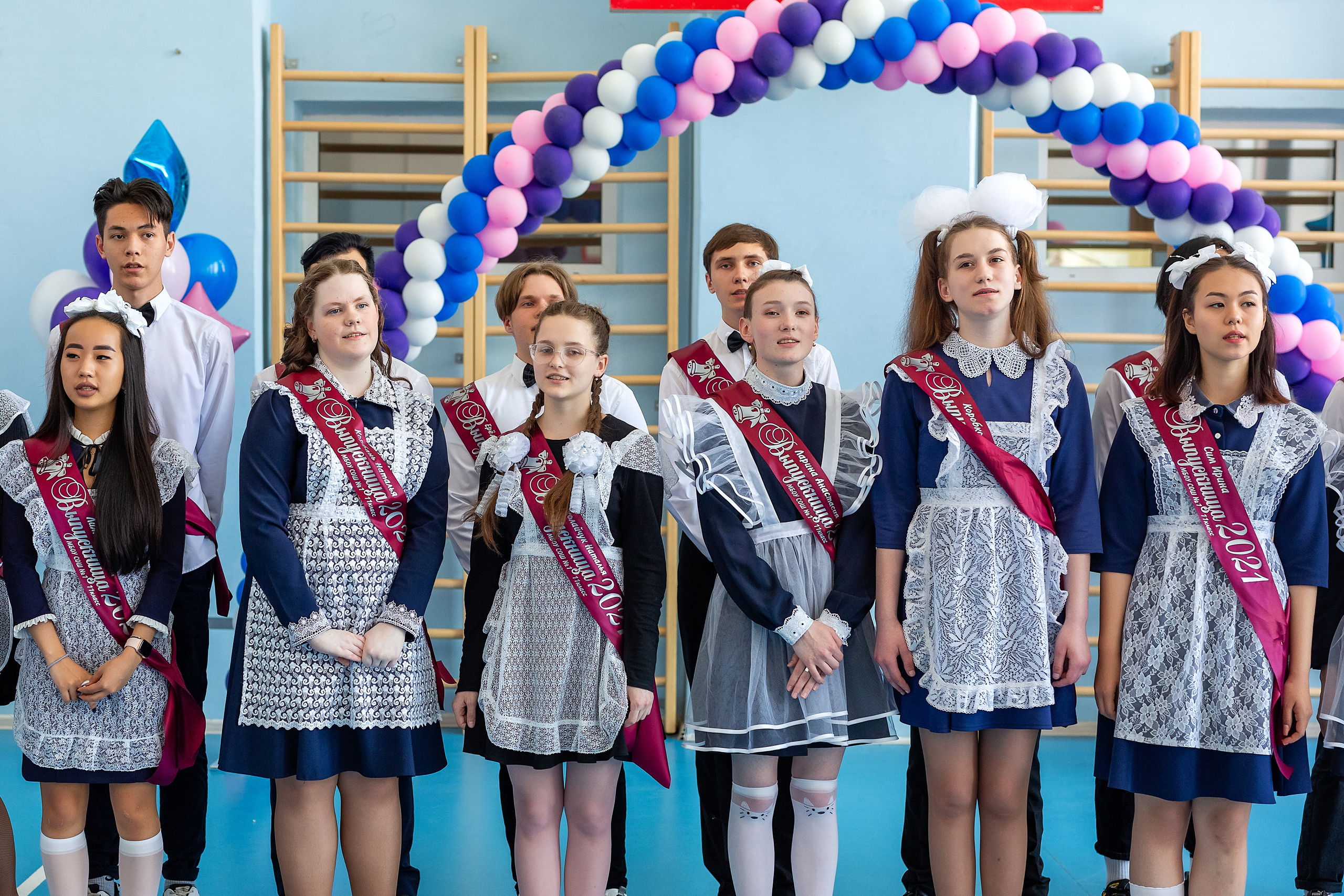 Последний звонок 1школа. Стильный выпускной альбом Владивосток фотограф Вероника Мигачева