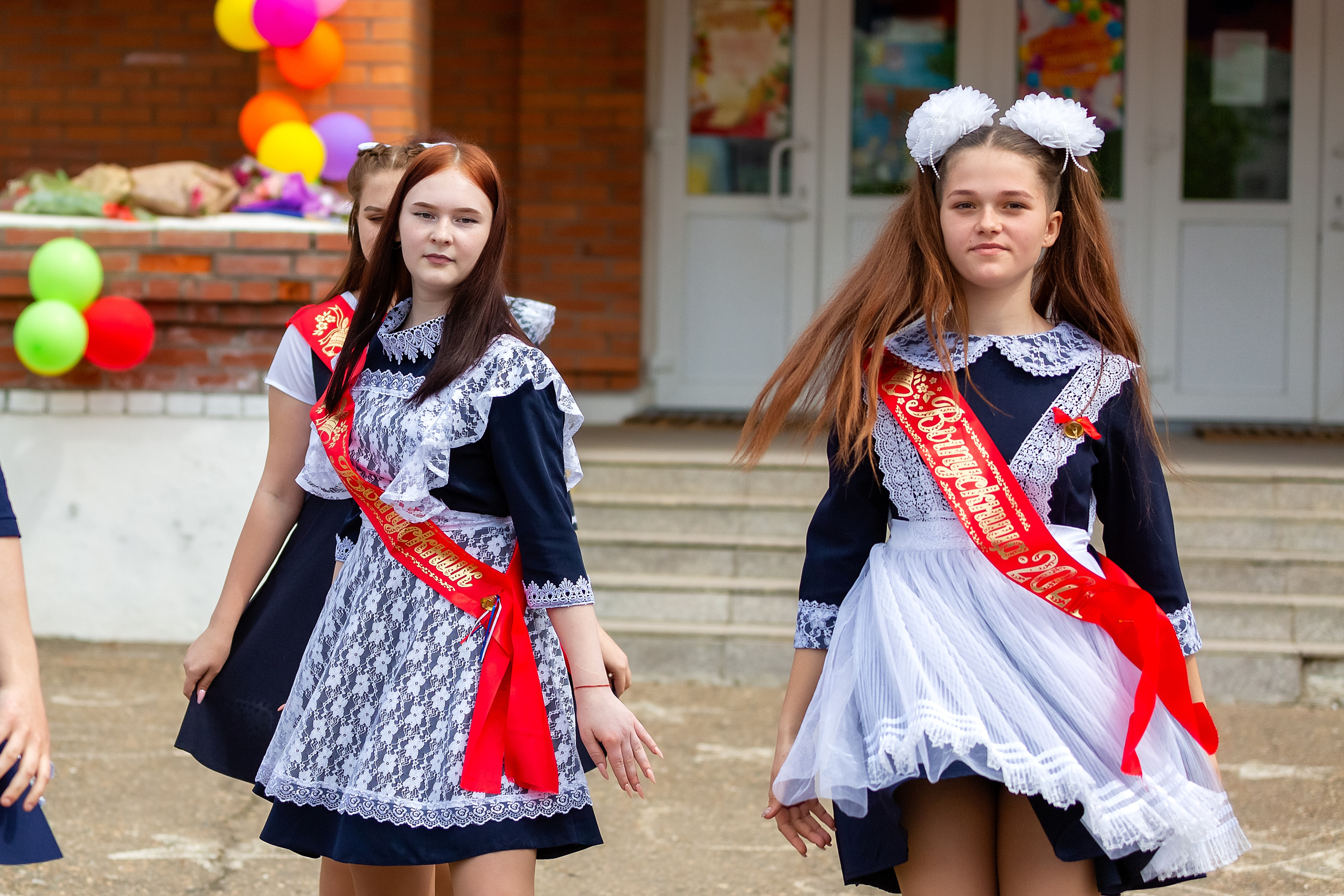 Последний звонок. с. Многоудобное. Стильный выпускной альбом Владивосток фотограф Вероника Мигачева