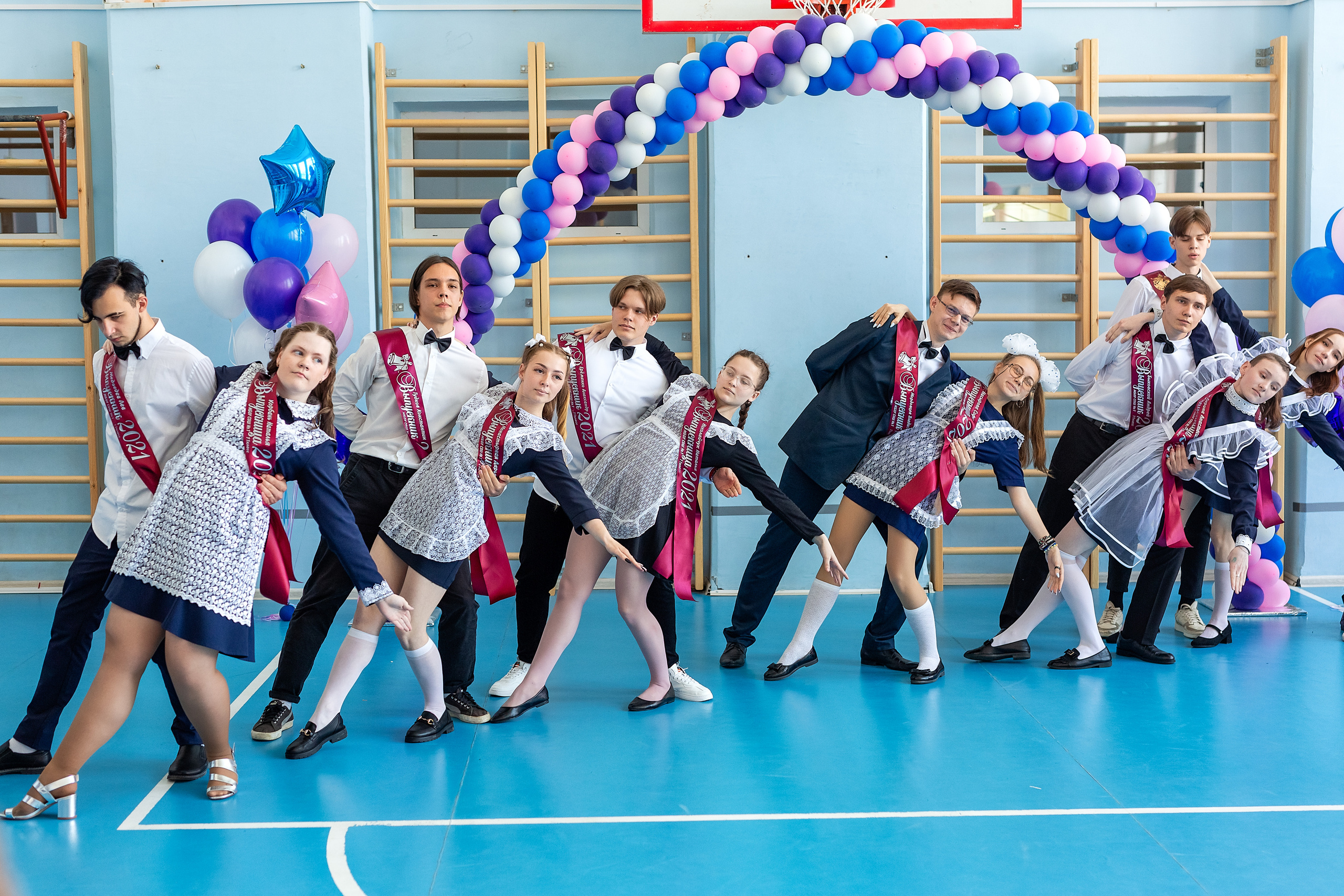 Последний звонок 1школа. Стильный выпускной альбом Владивосток фотограф Вероника Мигачева