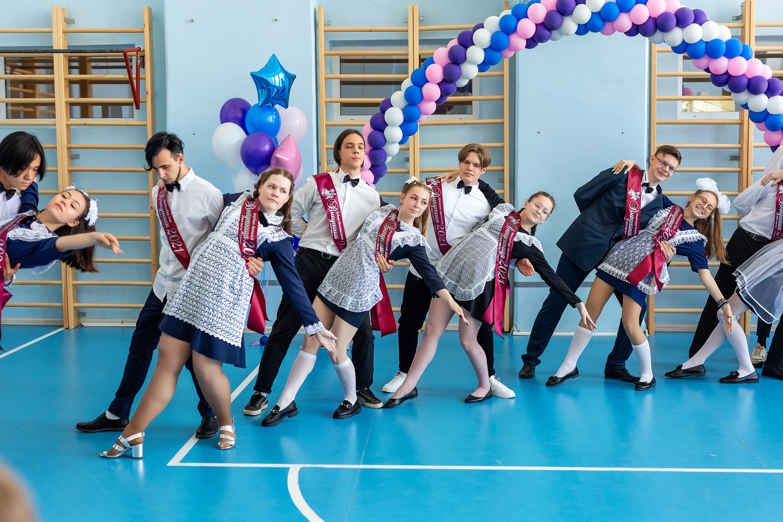 Последний звонок 1школа. Стильный выпускной альбом Владивосток фотограф Вероника Мигачева