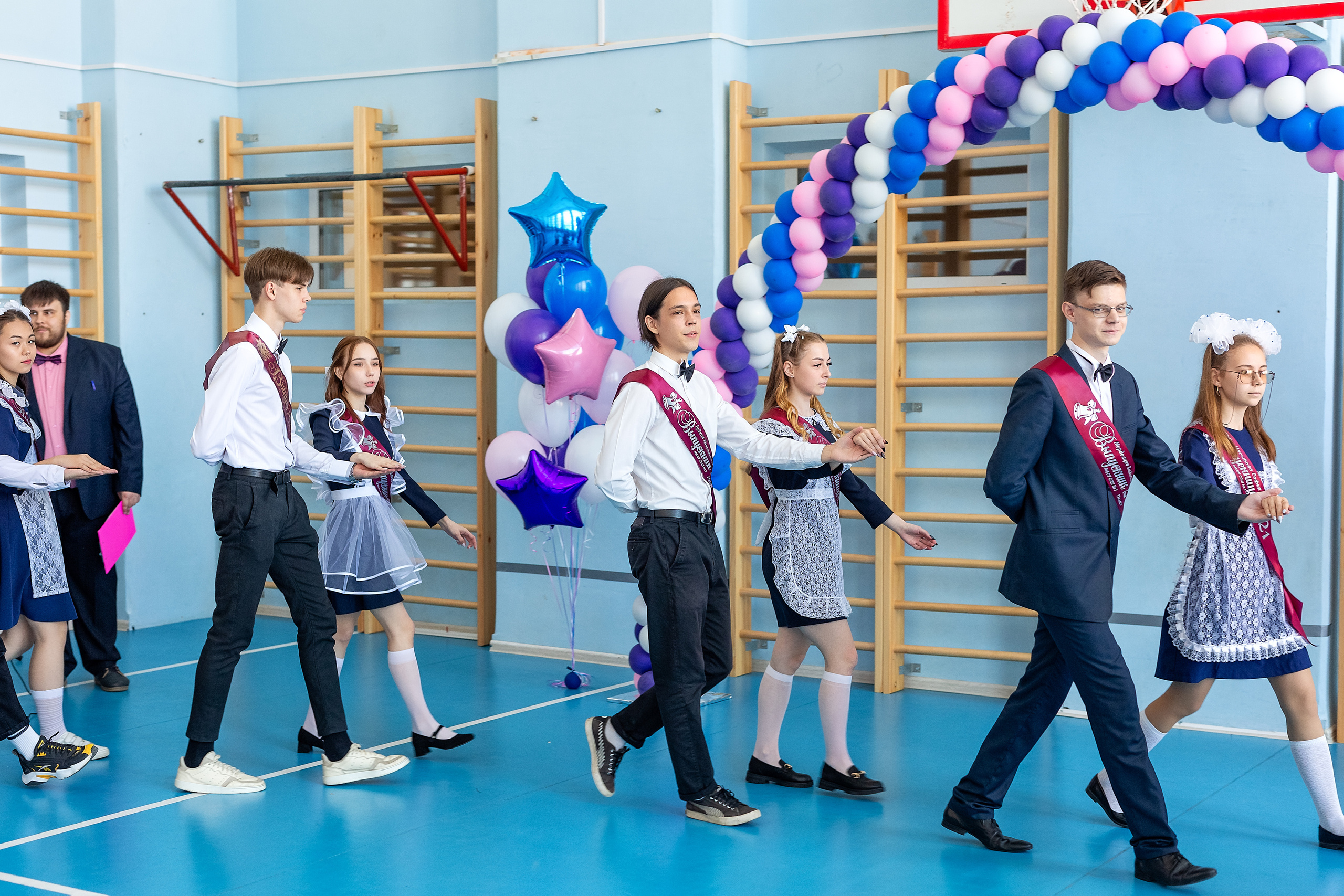 Последний звонок 1школа. Стильный выпускной альбом Владивосток фотограф Вероника Мигачева