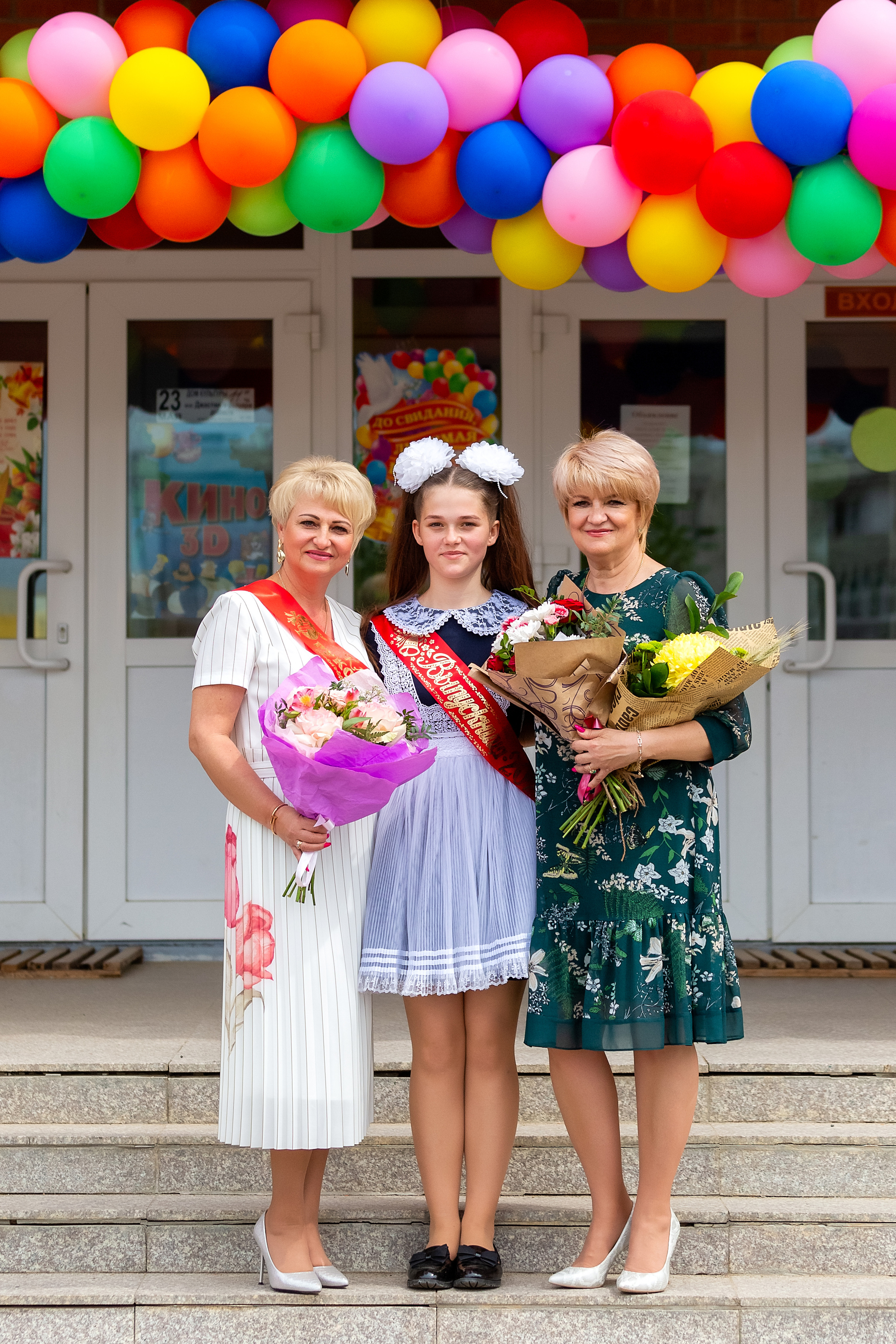 Последний звонок. с. Многоудобное. Стильный выпускной альбом Владивосток фотограф Вероника Мигачева