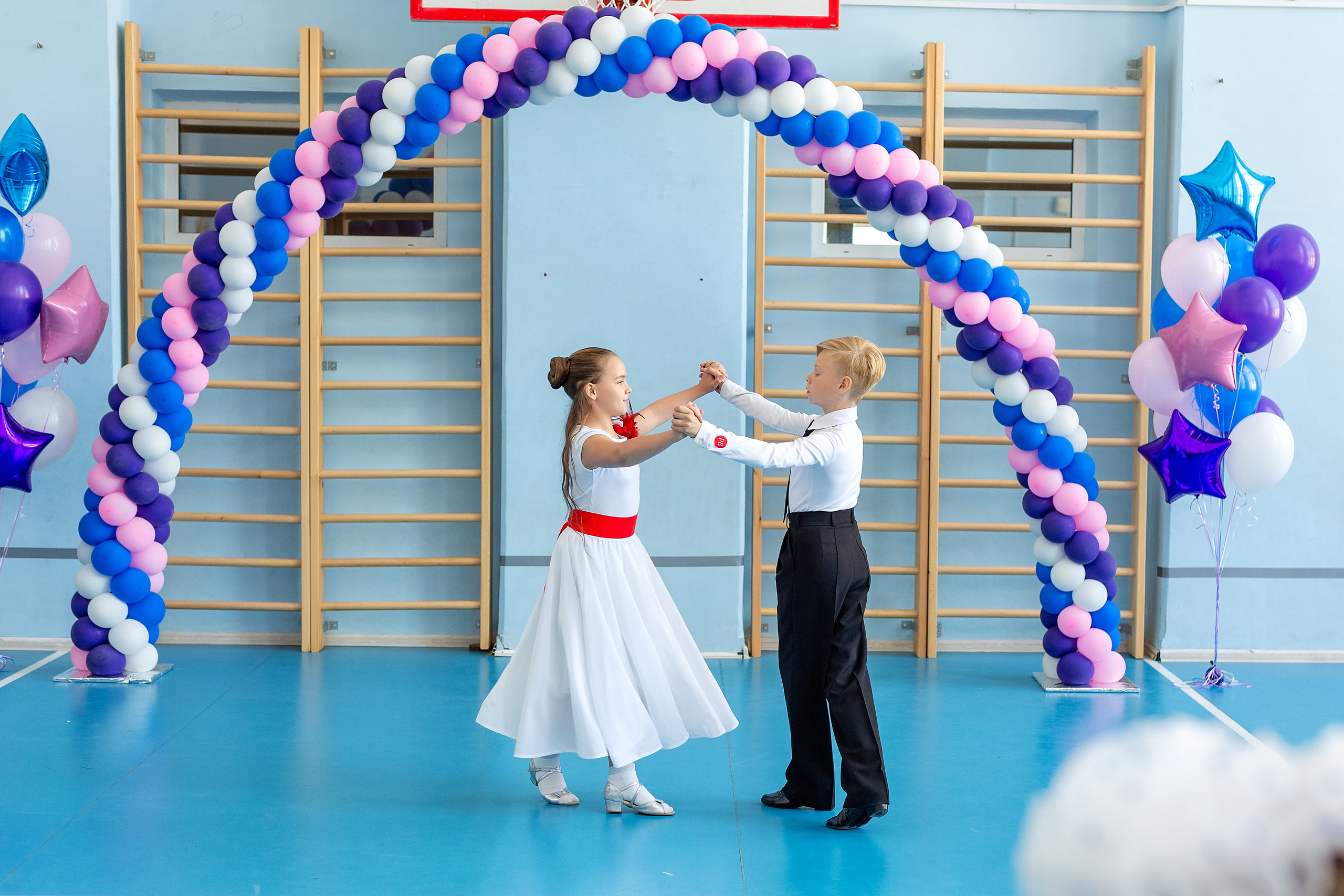 Последний звонок 1школа. Стильный выпускной альбом Владивосток фотограф Вероника Мигачева