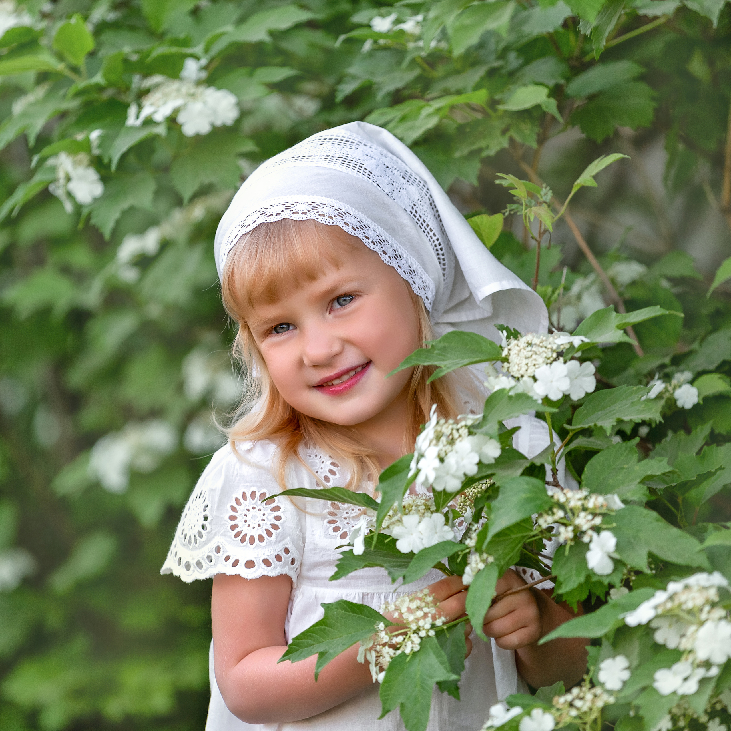 Полиночка и клубничка. Стильный выпускной альбом Владивосток фотограф Вероника Мигачева