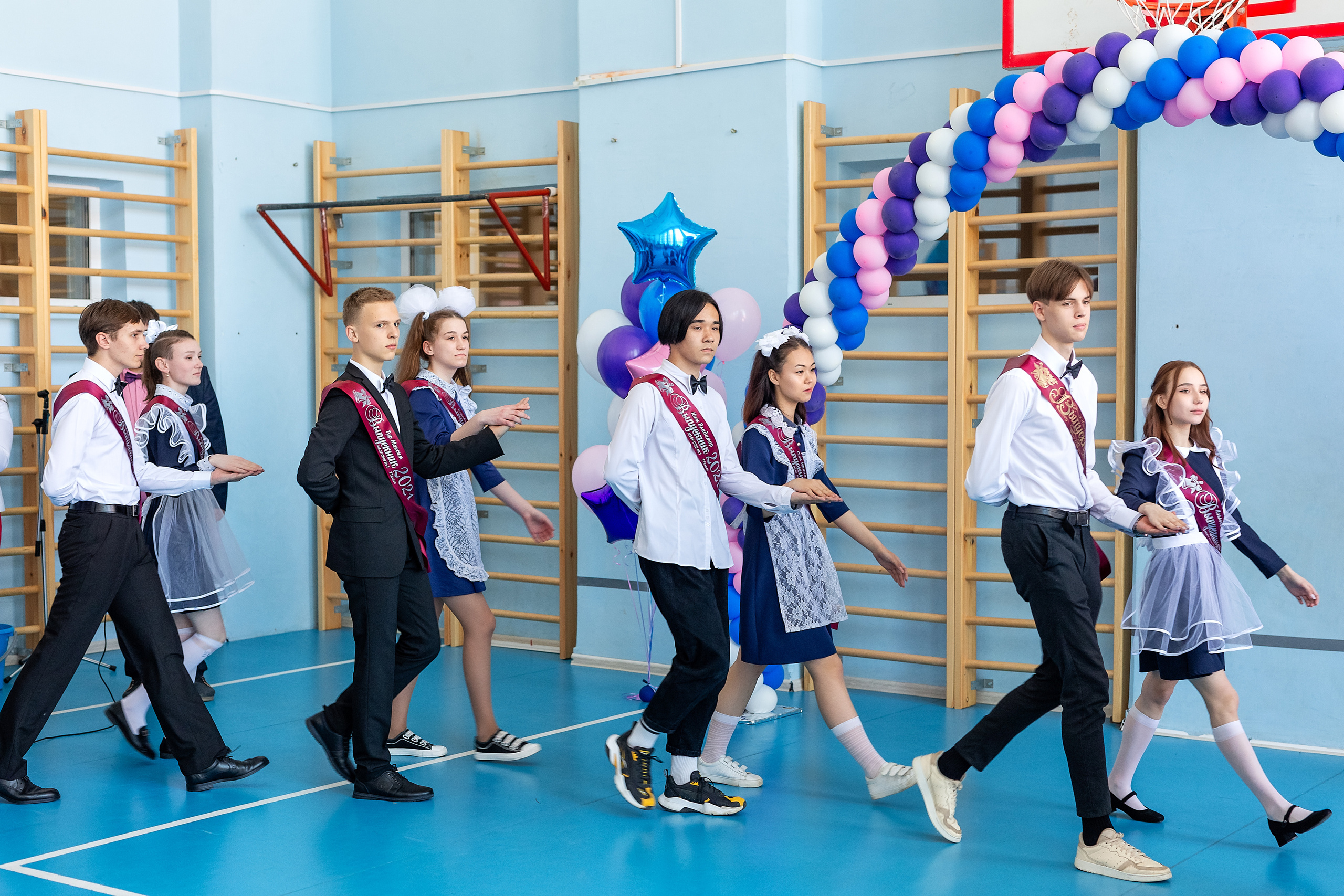 Последний звонок 1школа. Стильный выпускной альбом Владивосток фотограф Вероника Мигачева