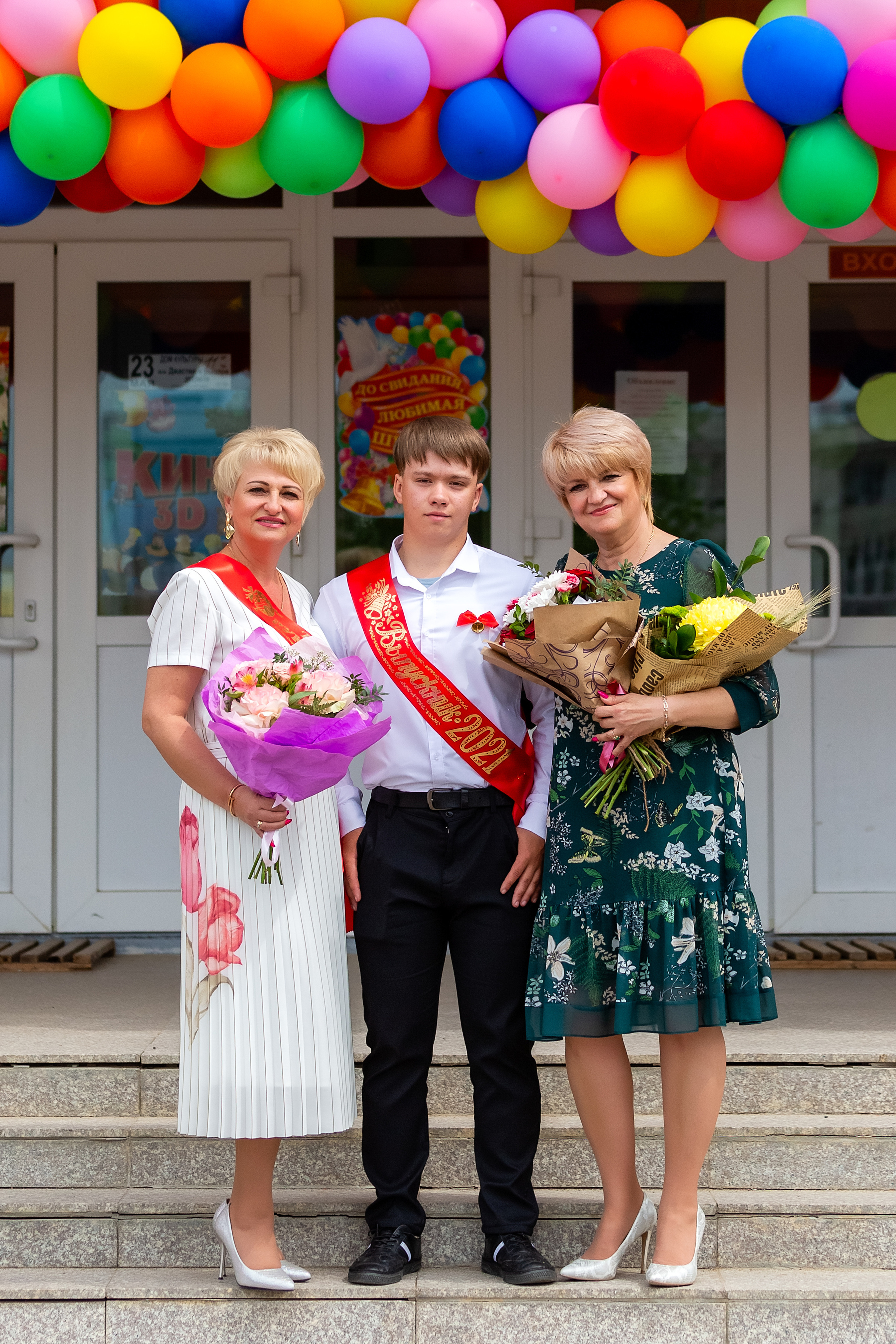 Последний звонок. с. Многоудобное. Стильный выпускной альбом Владивосток фотограф Вероника Мигачева