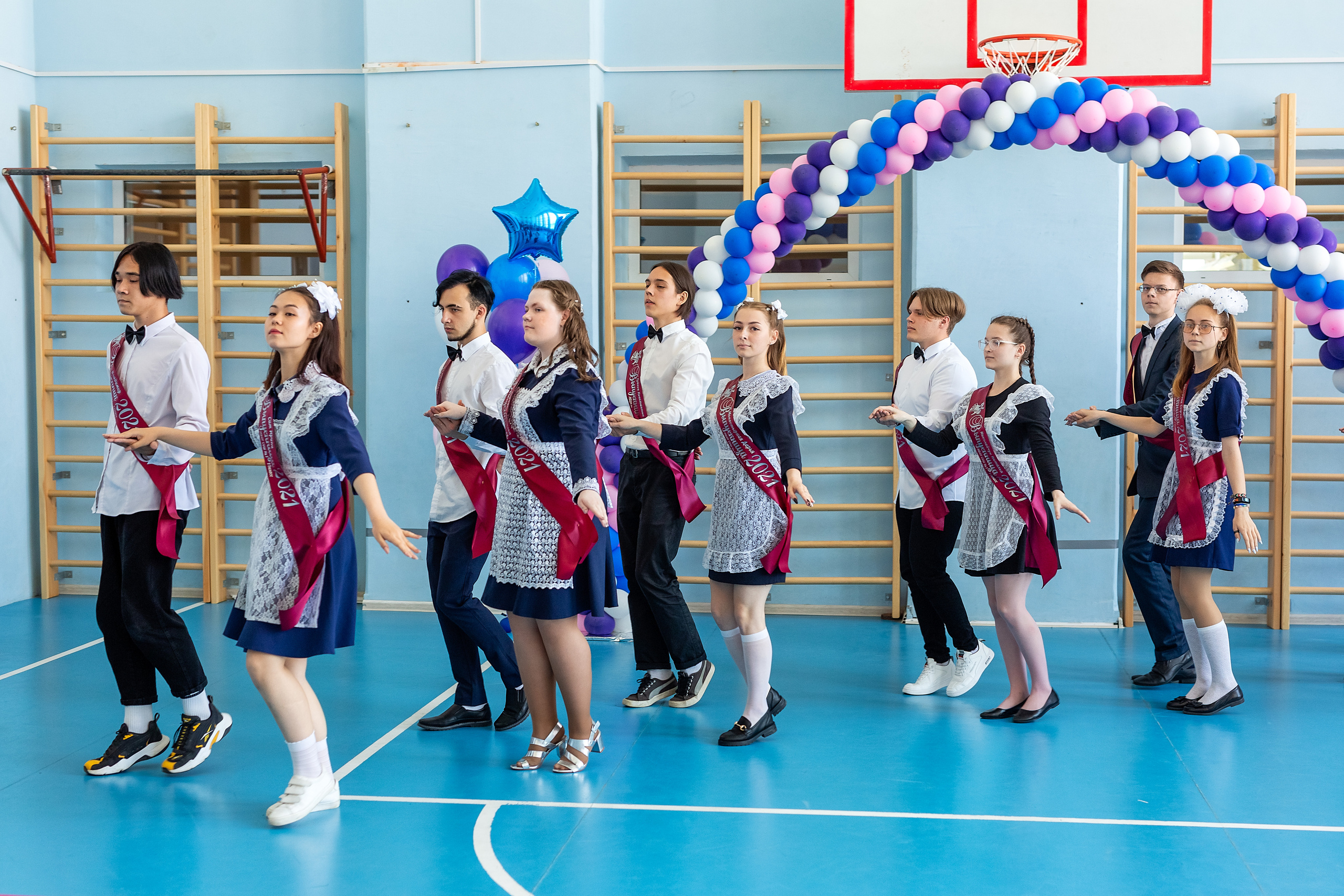 Последний звонок 1школа. Стильный выпускной альбом Владивосток фотограф Вероника Мигачева