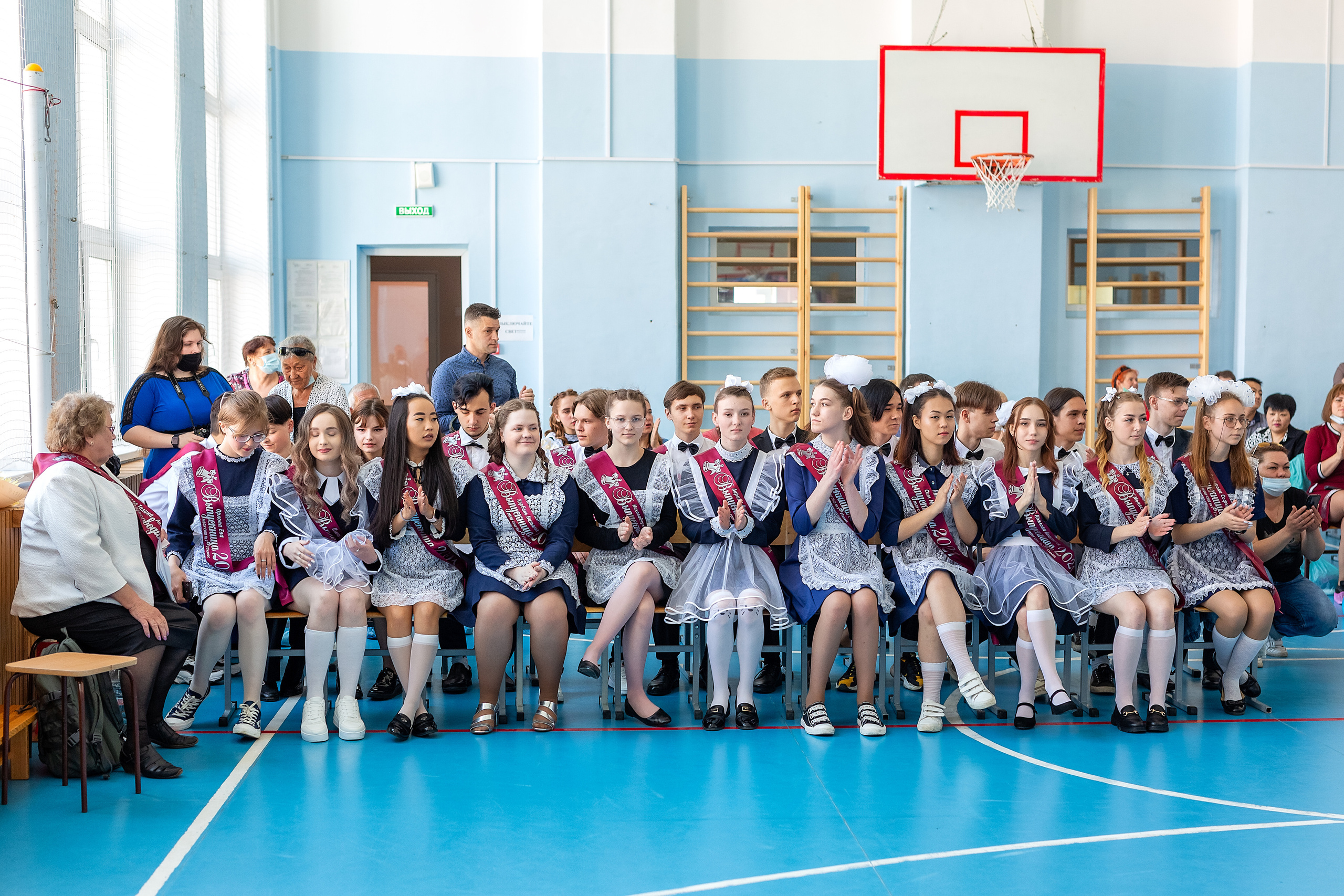 Последний звонок 1школа. Стильный выпускной альбом Владивосток фотограф Вероника Мигачева