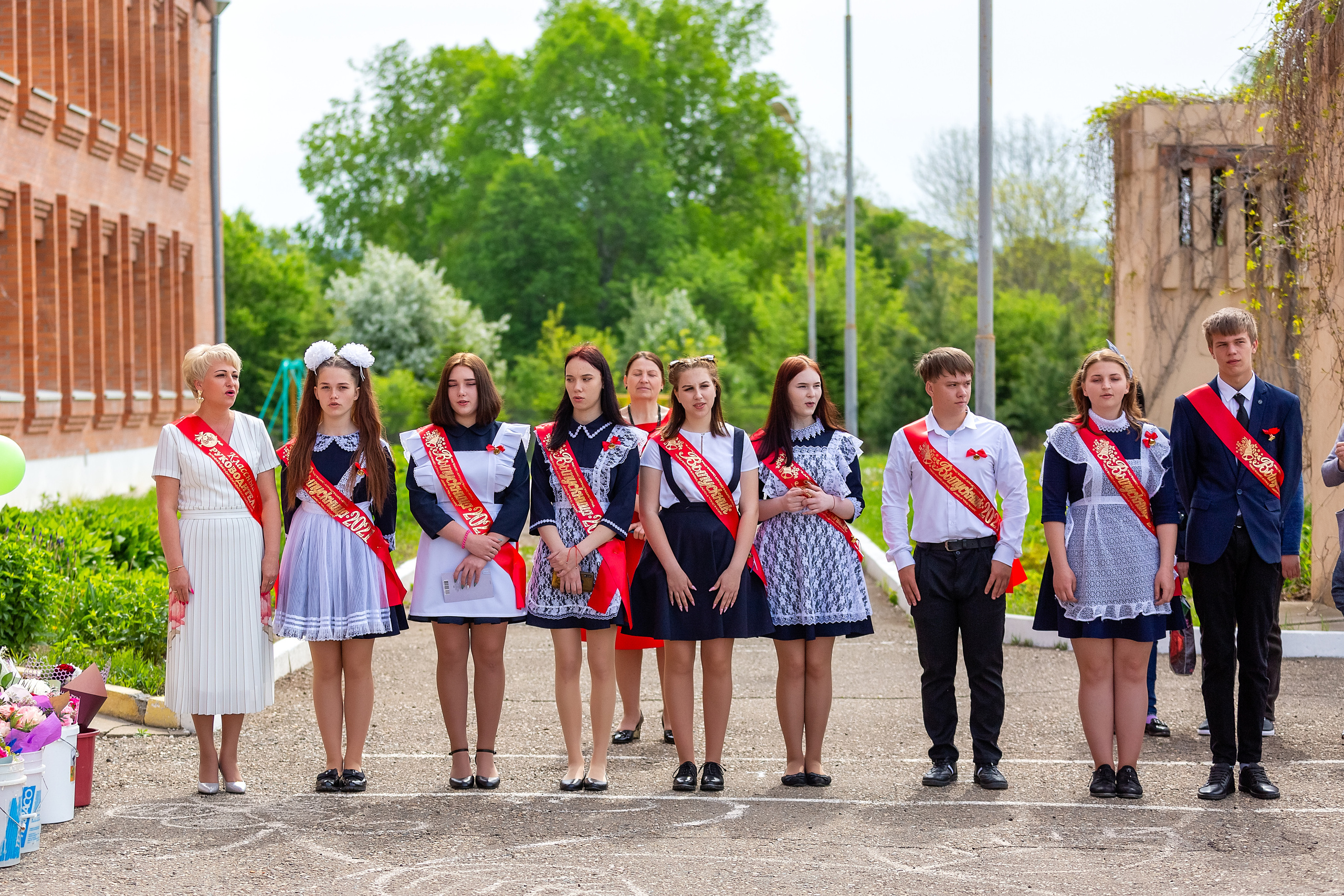 Последний звонок. с. Многоудобное. Стильный выпускной альбом Владивосток фотограф Вероника Мигачева