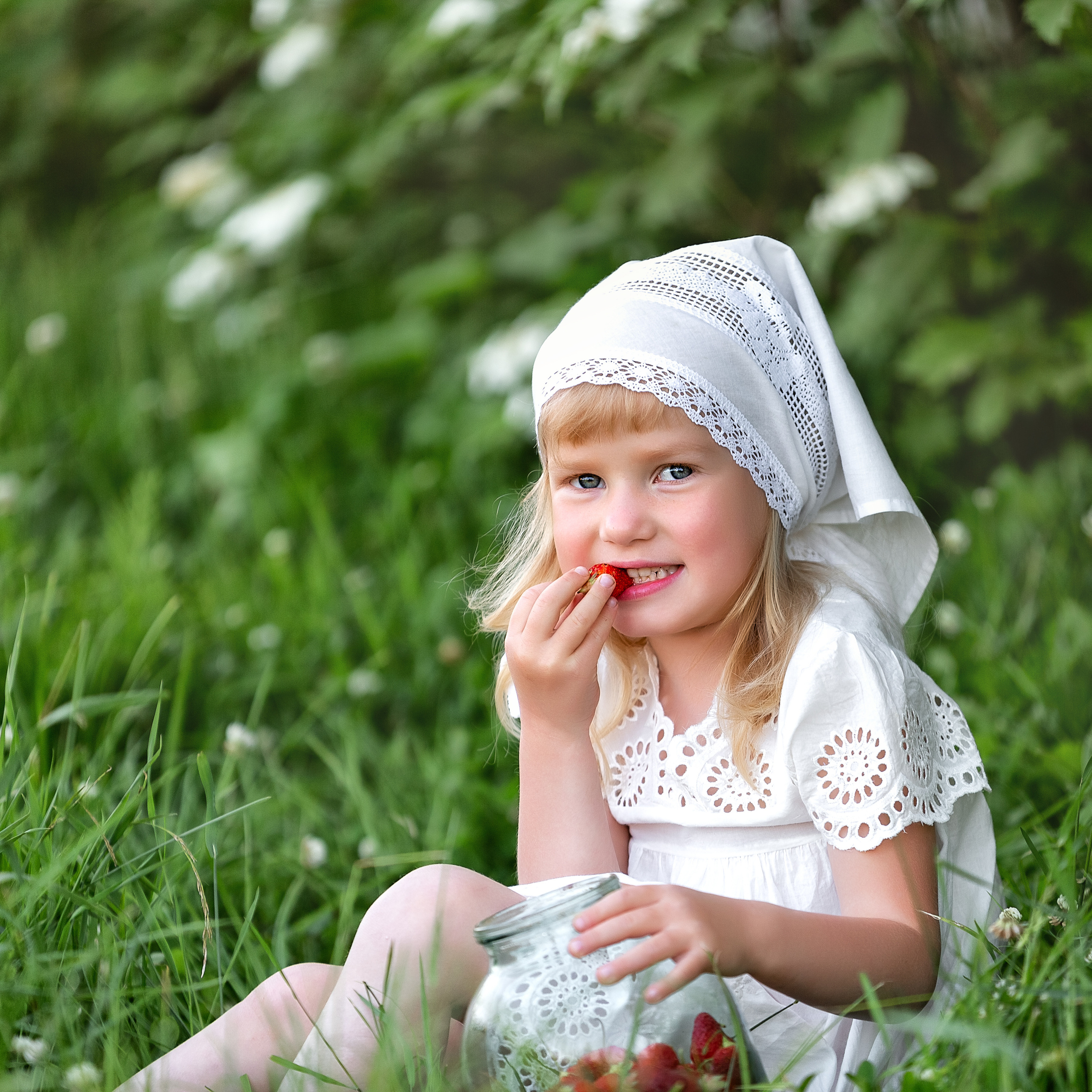 Полиночка и клубничка. Стильный выпускной альбом Владивосток фотограф Вероника Мигачева