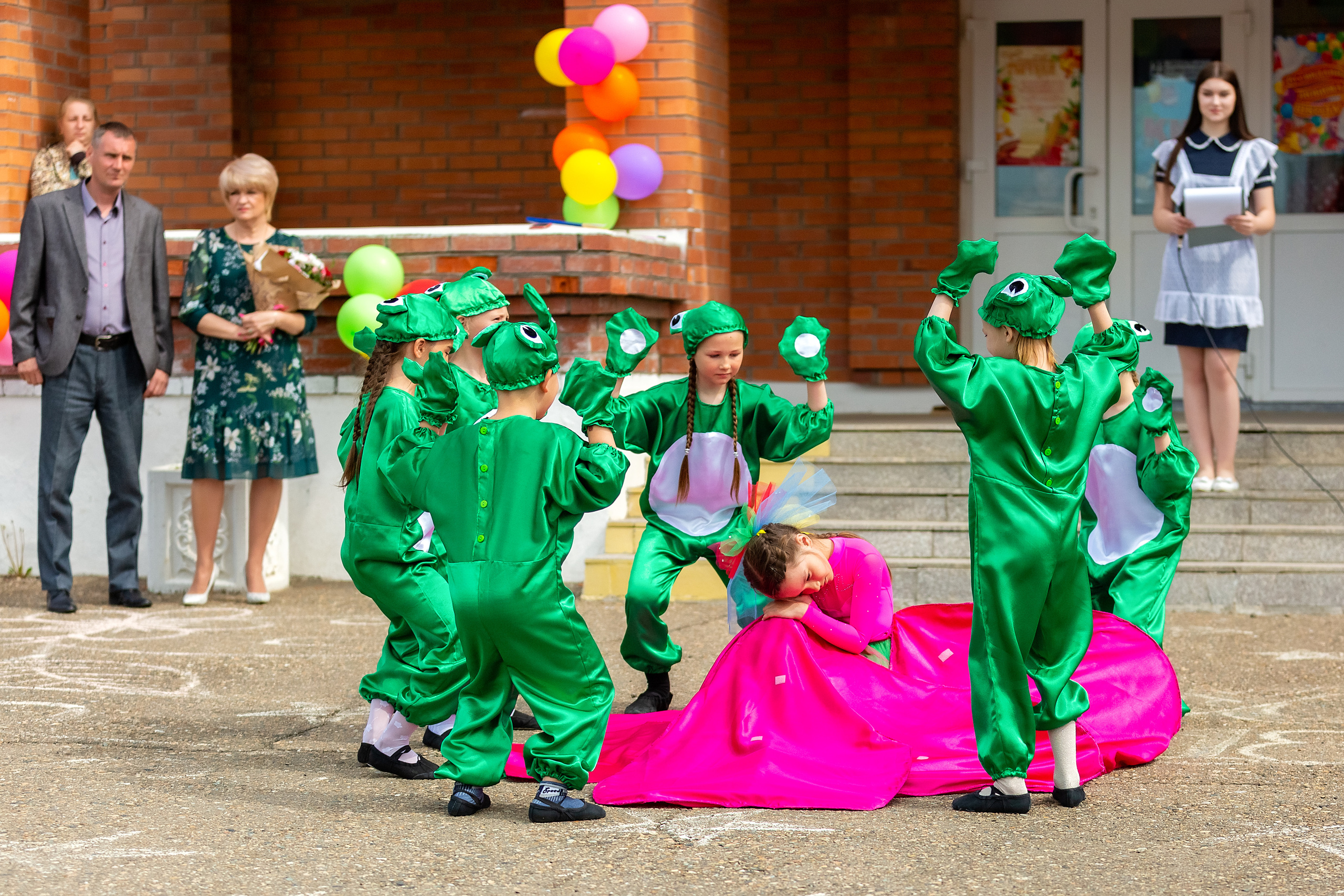 Последний звонок. с. Многоудобное. Стильный выпускной альбом Владивосток фотограф Вероника Мигачева