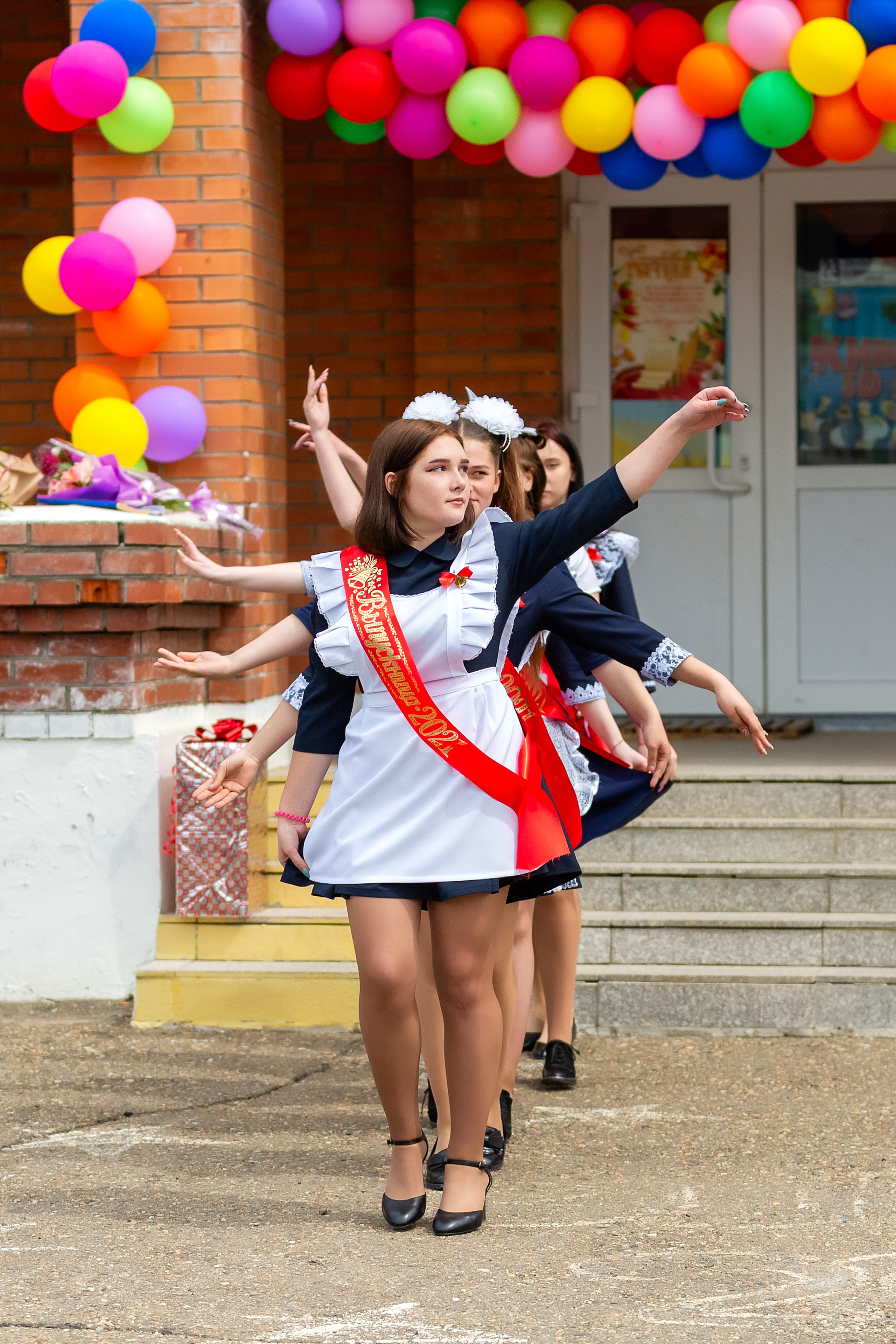 Последний звонок. с. Многоудобное. Стильный выпускной альбом Владивосток фотограф Вероника Мигачева