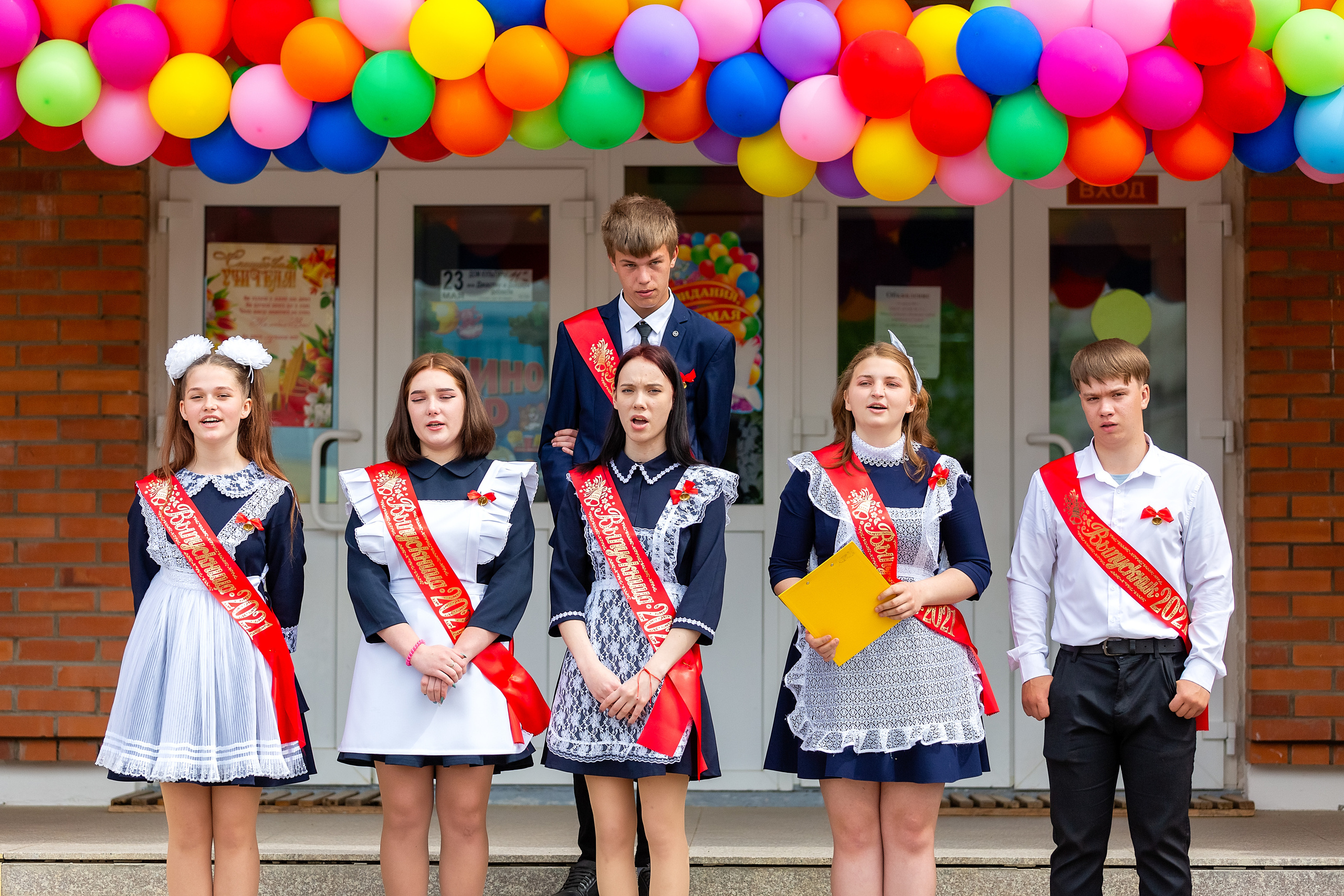 Последний звонок. с. Многоудобное. Стильный выпускной альбом Владивосток фотограф Вероника Мигачева