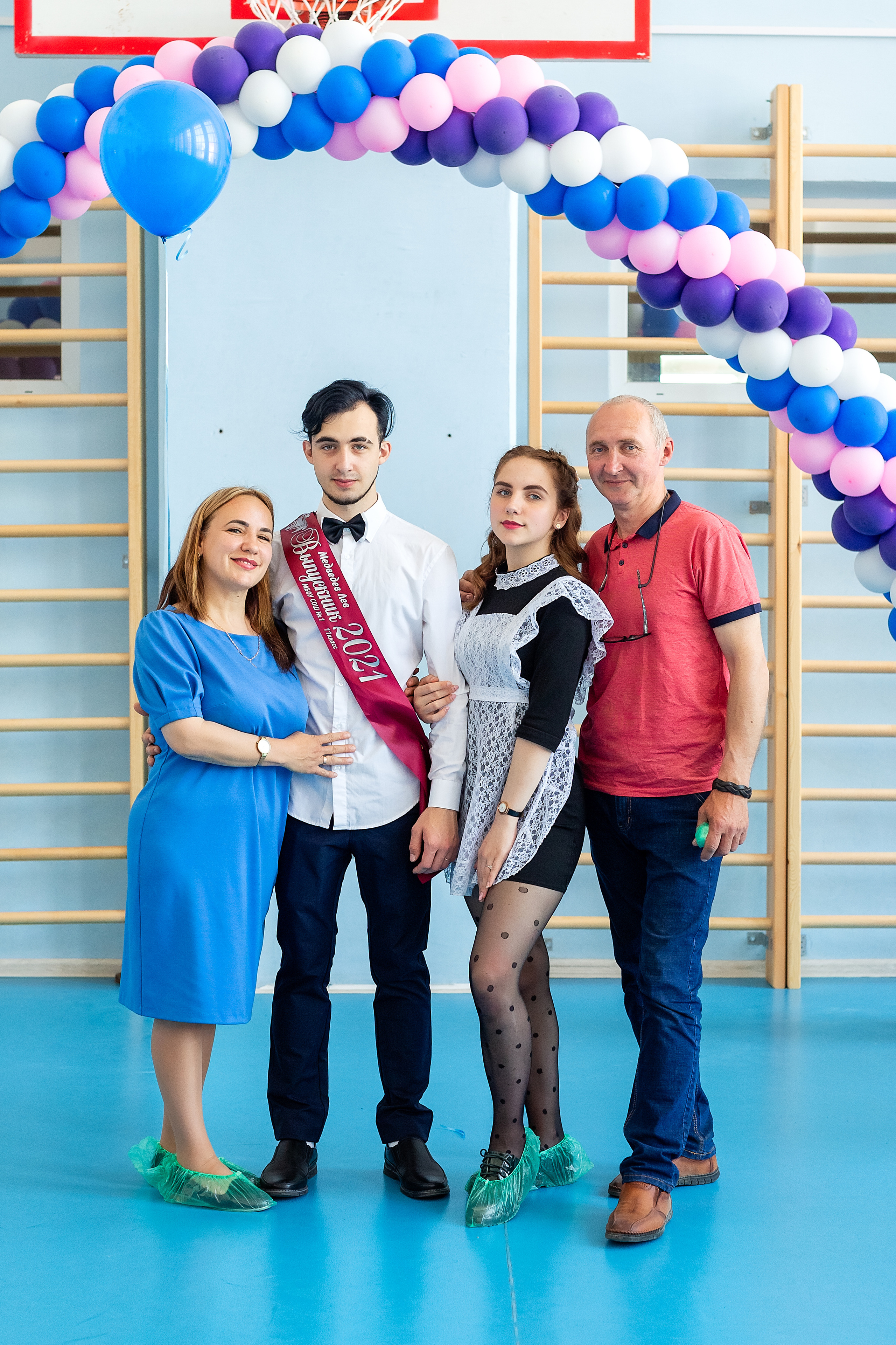 Последний звонок 1школа. Стильный выпускной альбом Владивосток фотограф Вероника Мигачева