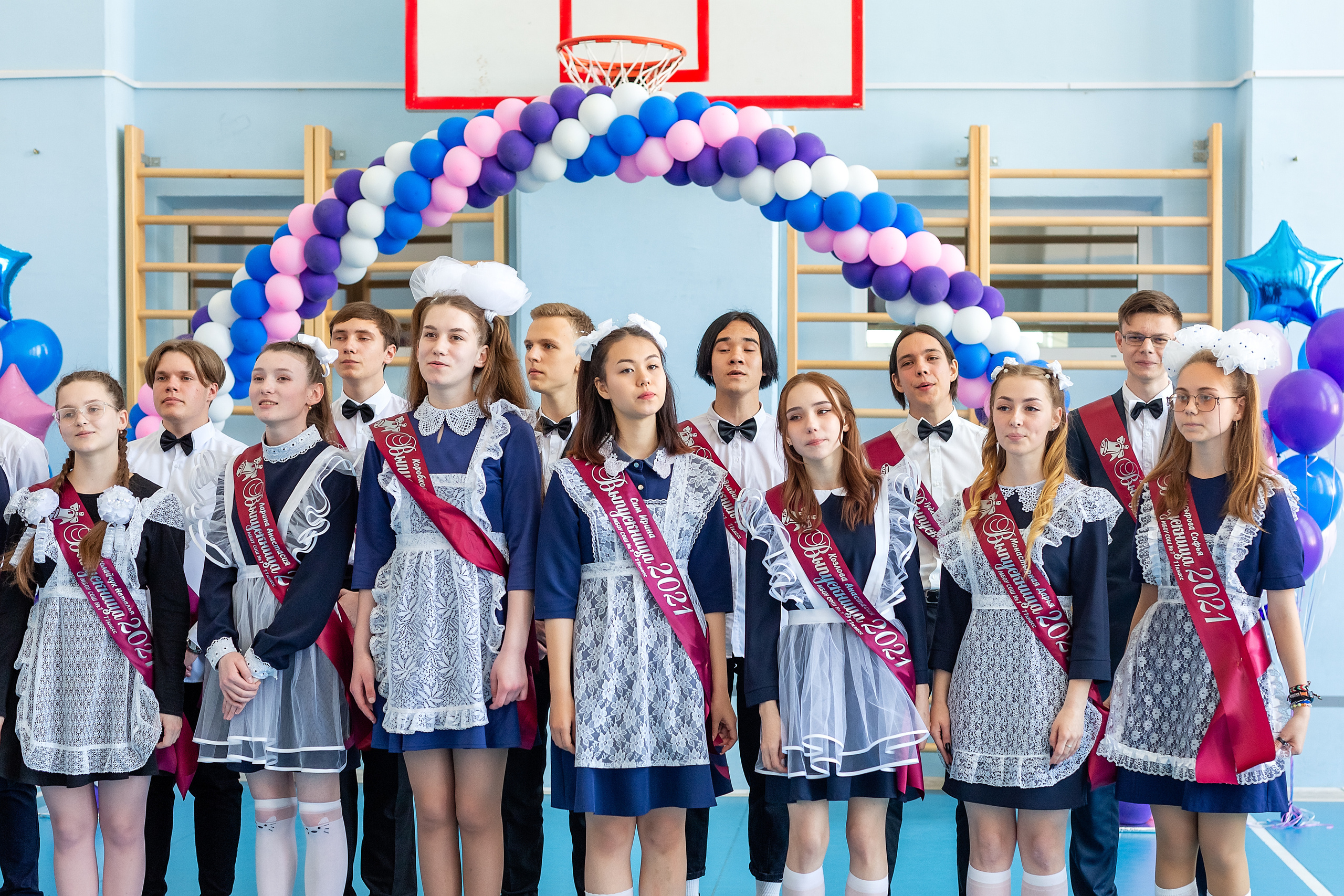 Последний звонок 1школа. Стильный выпускной альбом Владивосток фотограф Вероника Мигачева