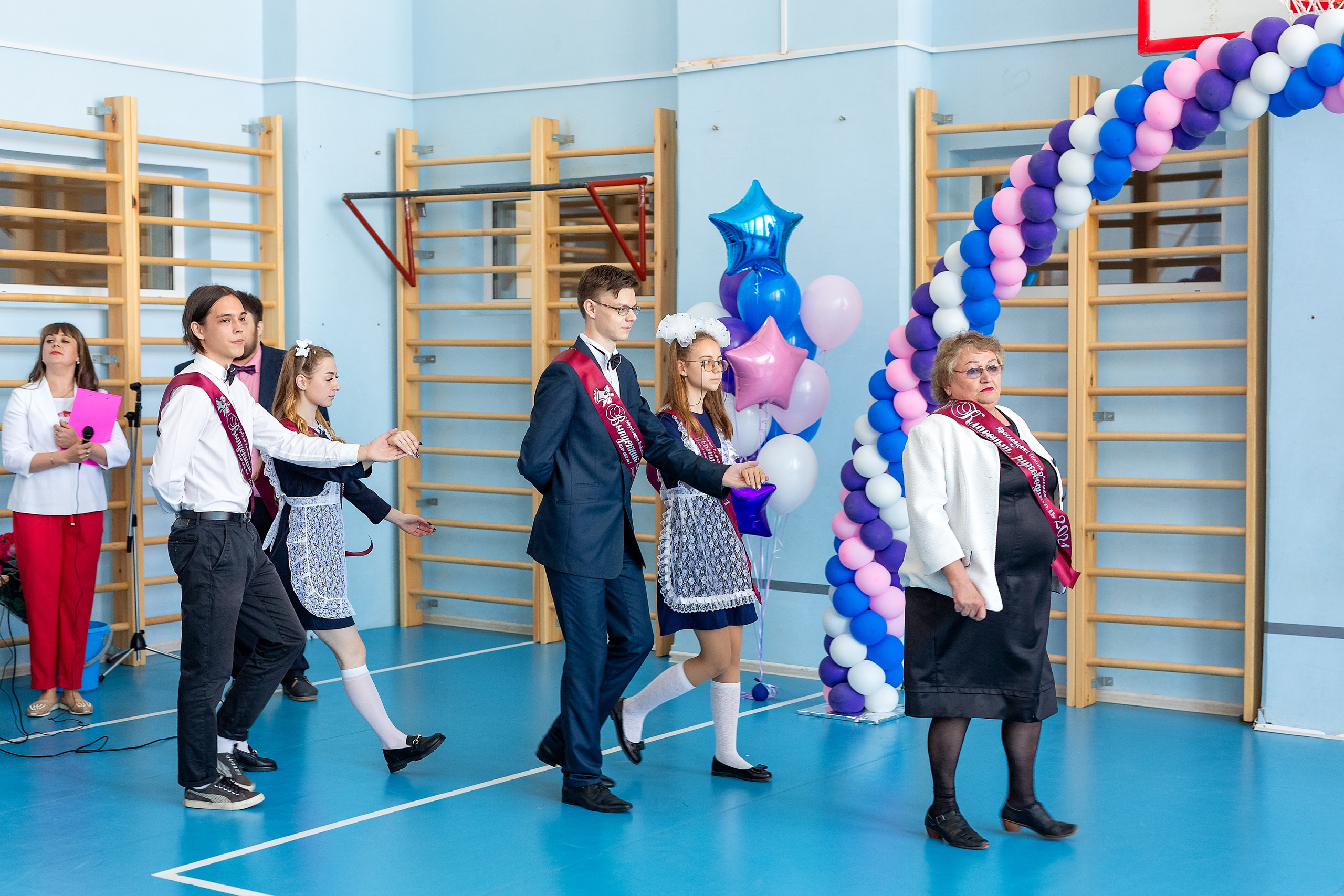 Последний звонок 1школа. Стильный выпускной альбом Владивосток фотограф Вероника Мигачева