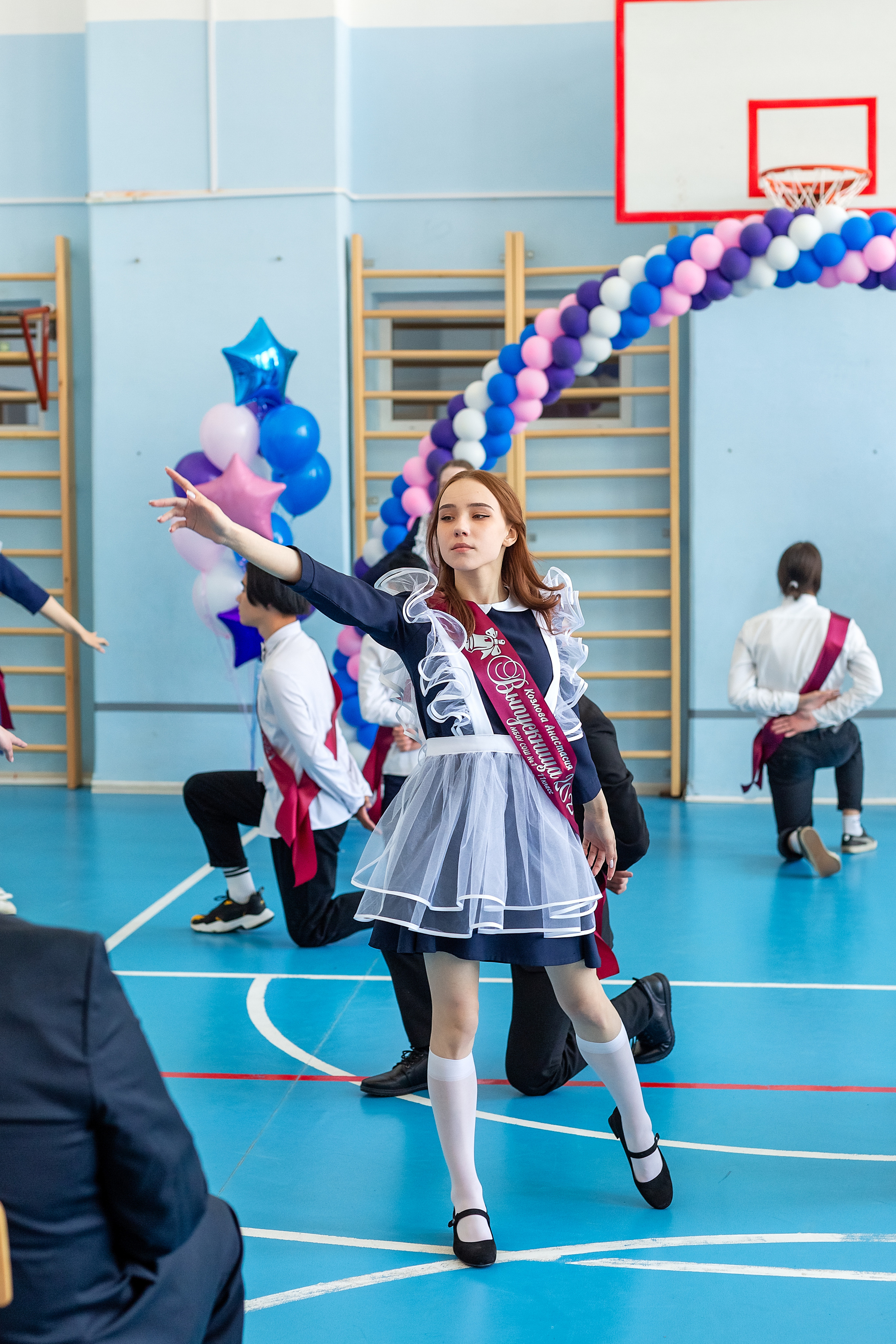 Последний звонок 1школа. Стильный выпускной альбом Владивосток фотограф Вероника Мигачева