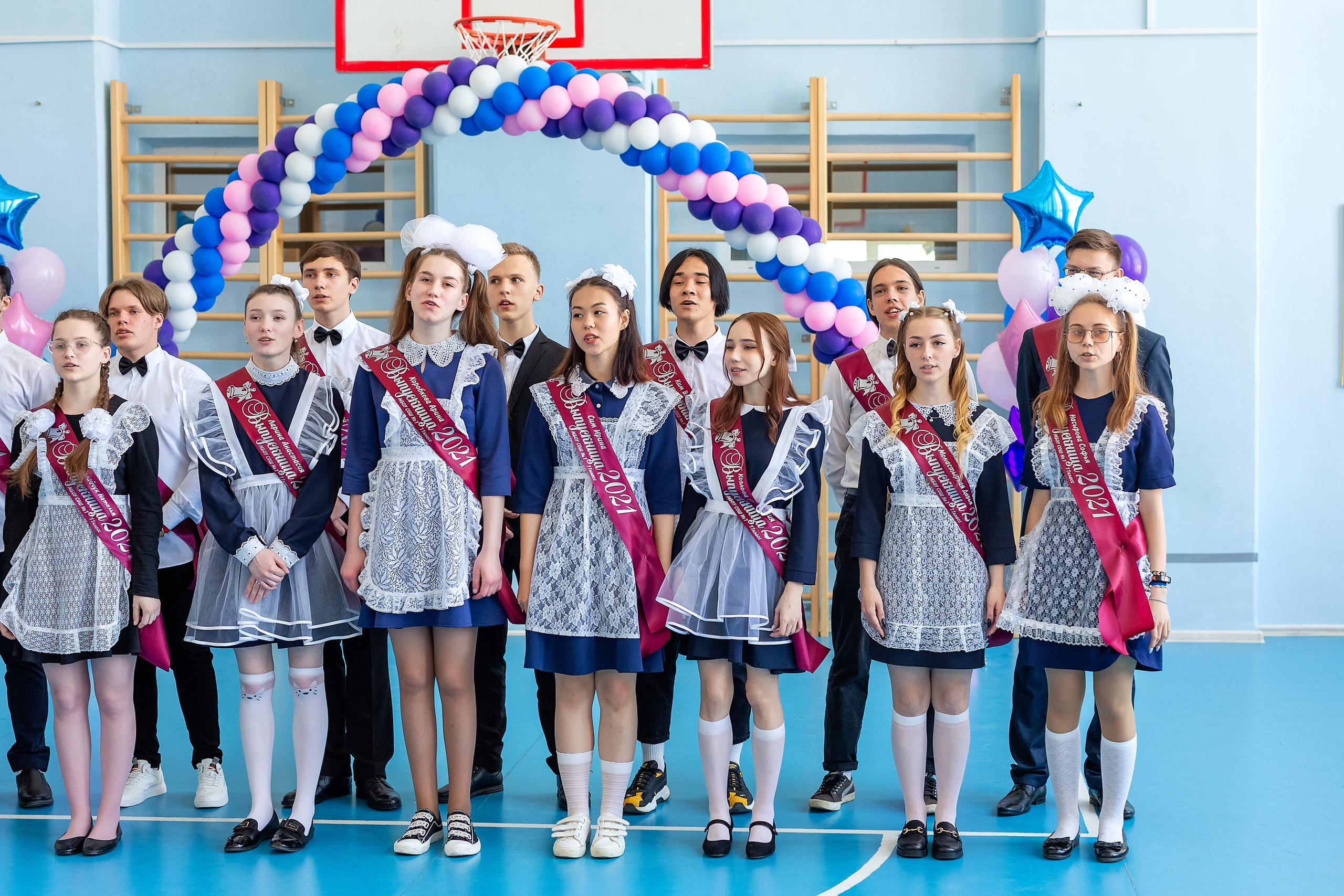 Последний звонок 1школа. Стильный выпускной альбом Владивосток фотограф Вероника Мигачева