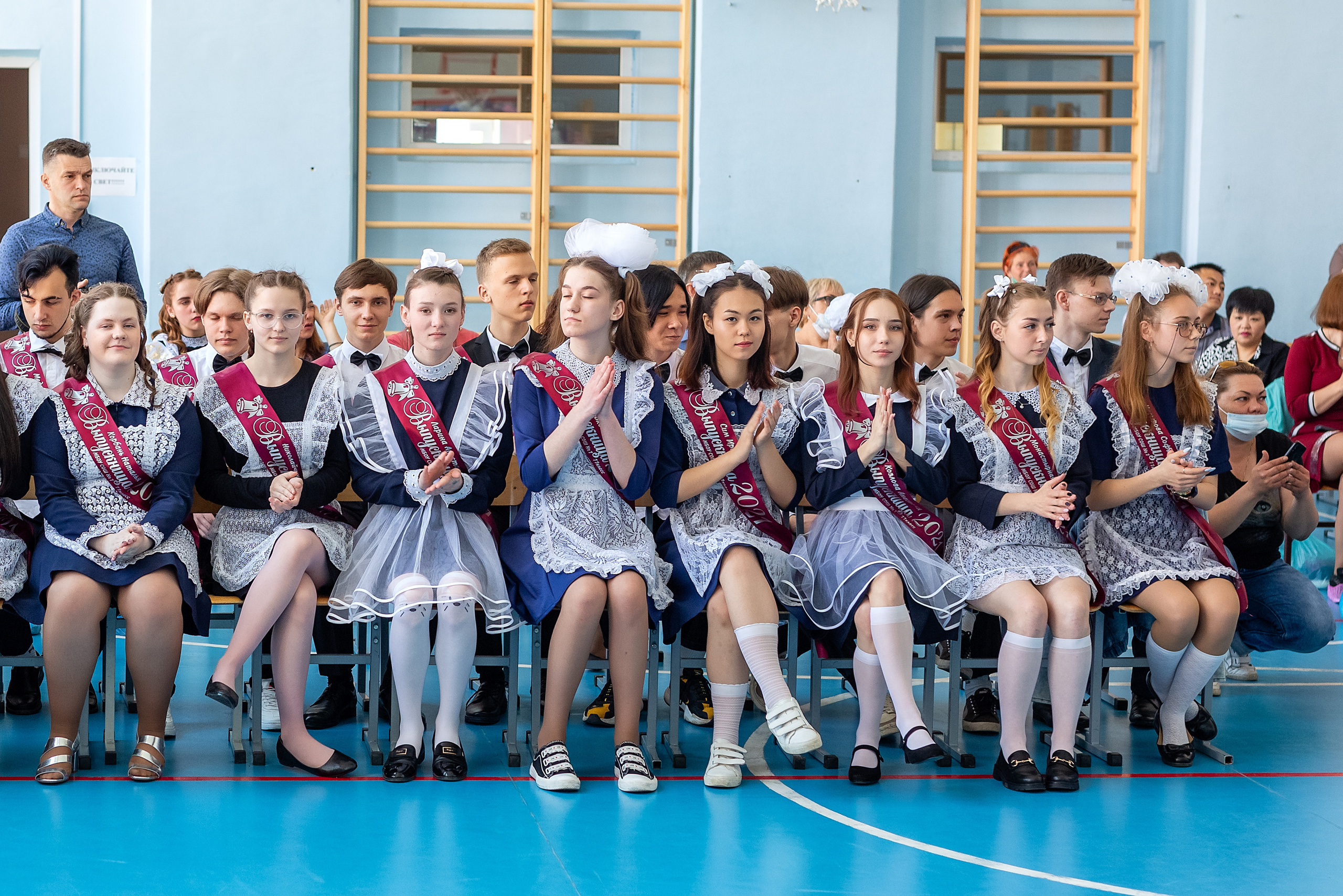 Последний звонок 1школа. Стильный выпускной альбом Владивосток фотограф Вероника Мигачева