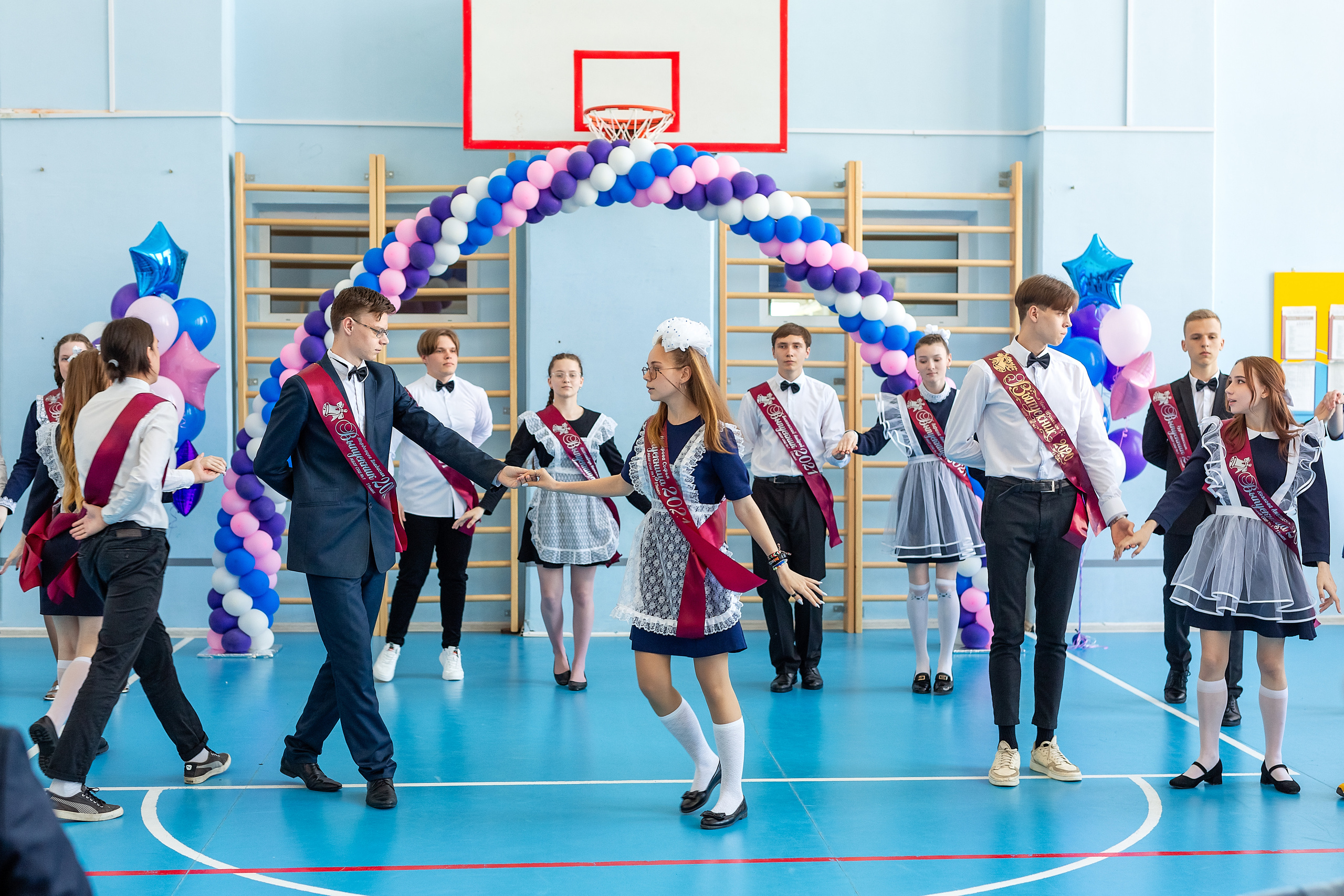 Последний звонок 1школа. Стильный выпускной альбом Владивосток фотограф Вероника Мигачева