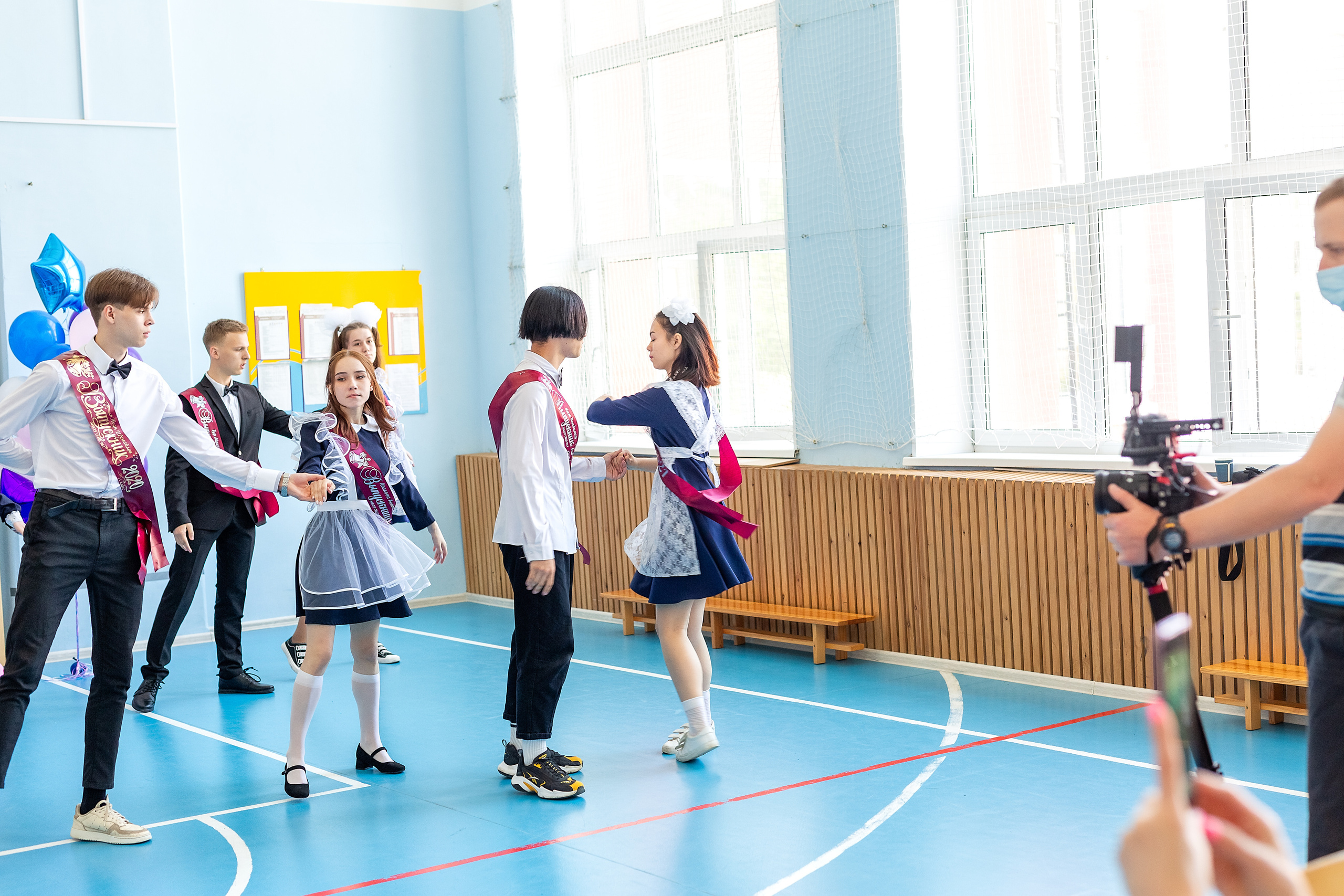 Последний звонок 1школа. Стильный выпускной альбом Владивосток фотограф Вероника Мигачева