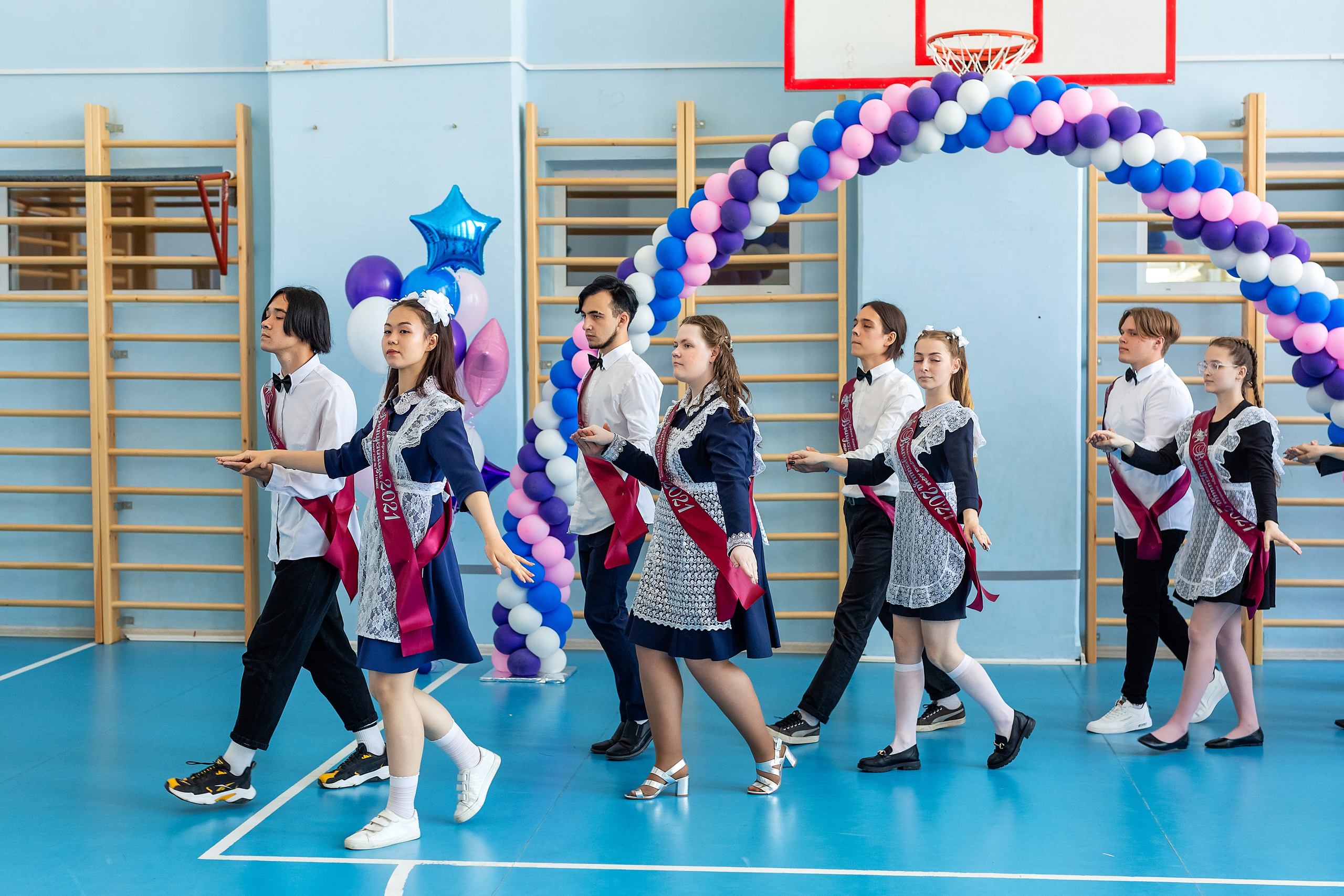 Последний звонок 1школа. Стильный выпускной альбом Владивосток фотограф Вероника Мигачева