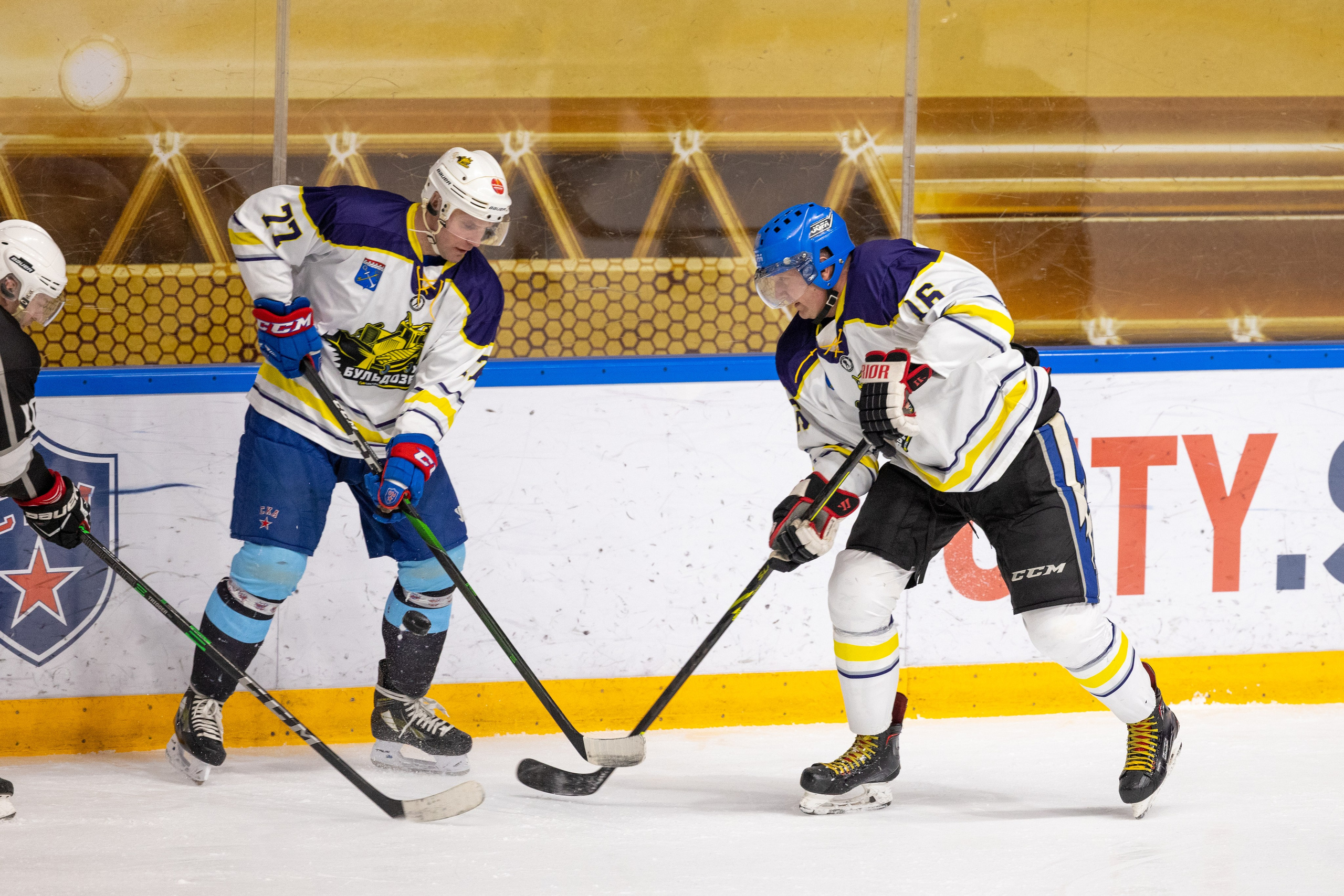 Бульдозер vs. LR-строй. Фотограф Александр Заломаев